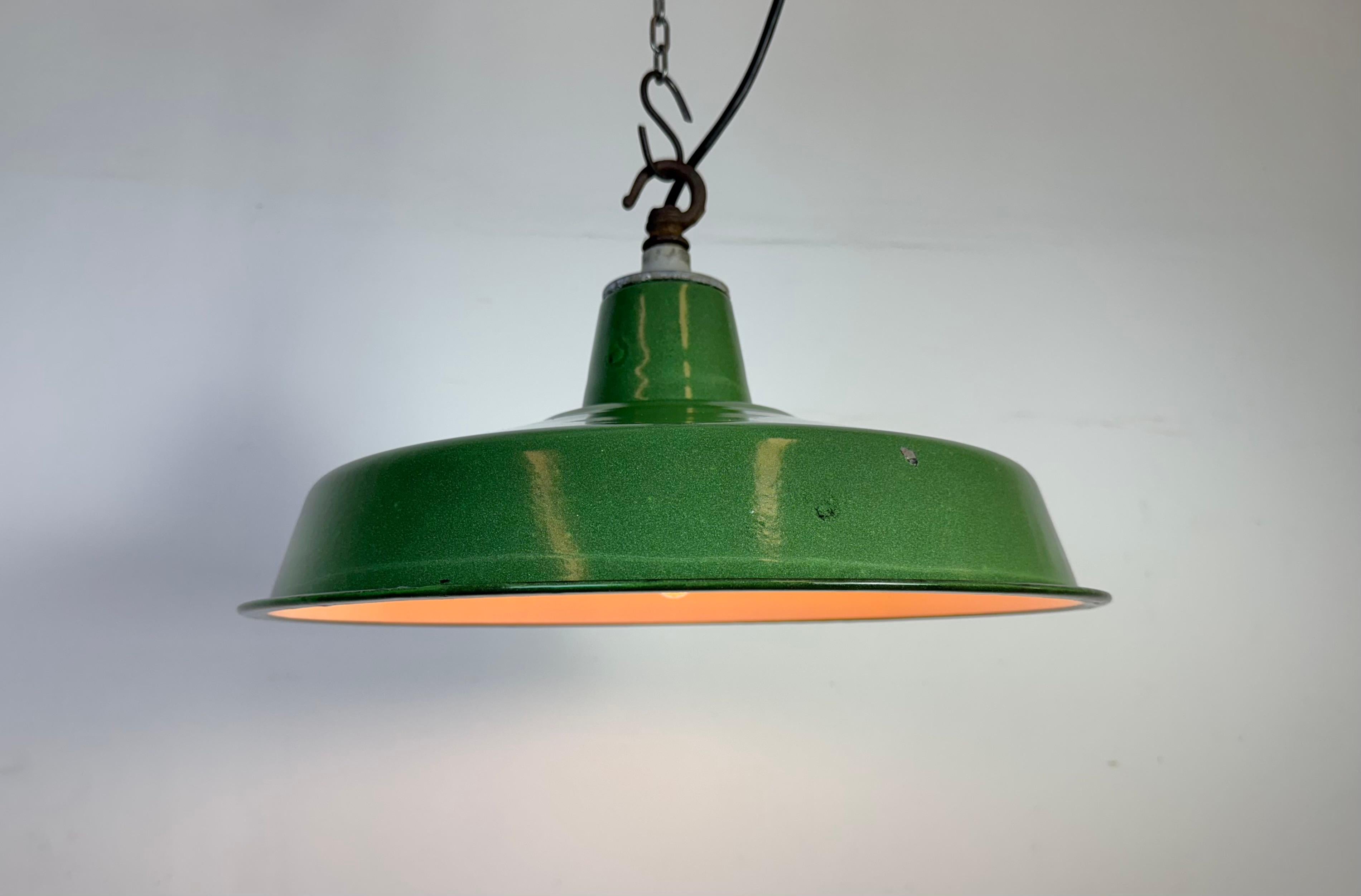Lampada a sospensione industriale Greene & Greene Factory, anni '60 in vendita 4