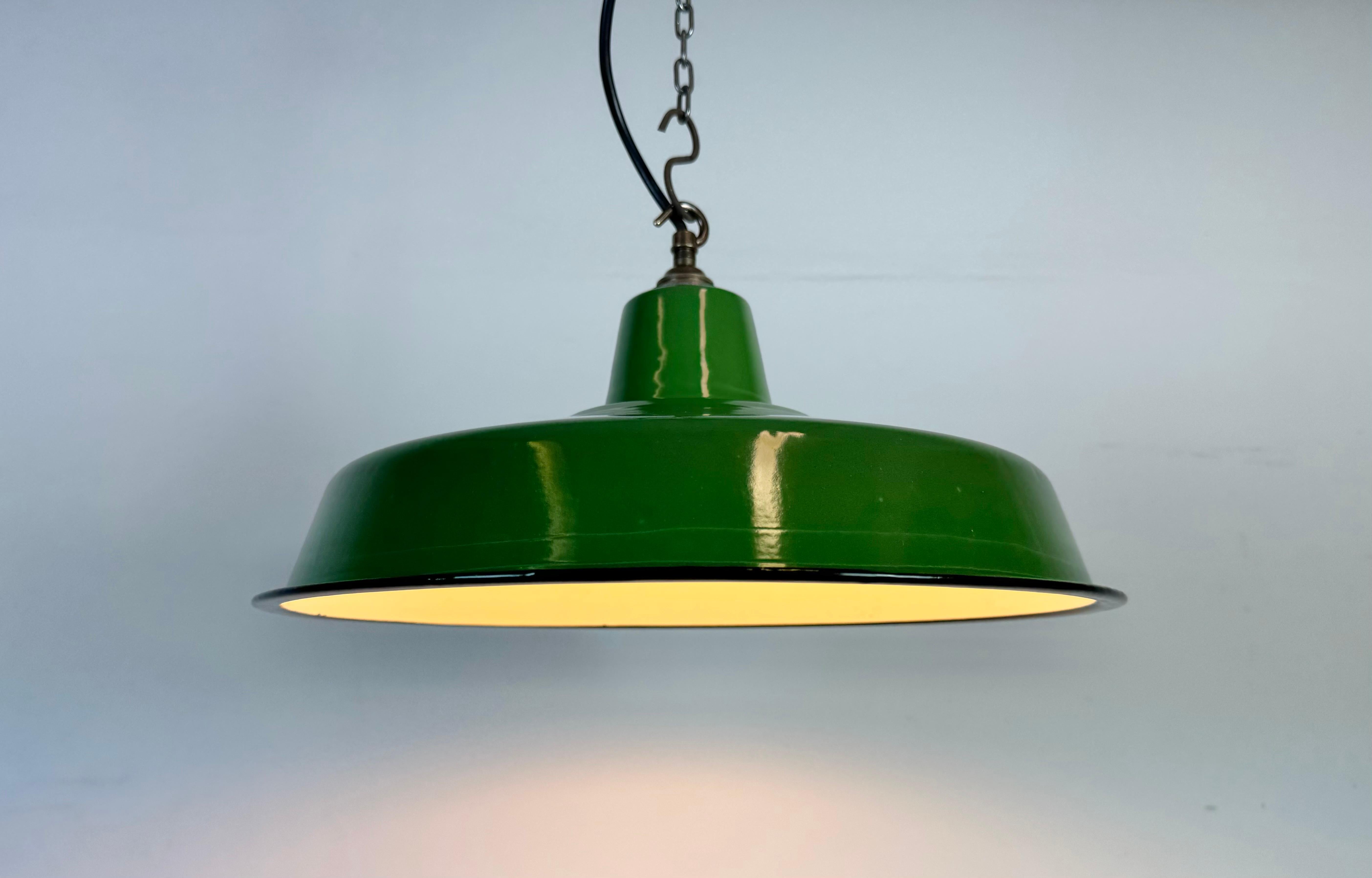 Lampada a sospensione industriale Greene & Greene Factory, anni '60 in vendita 4