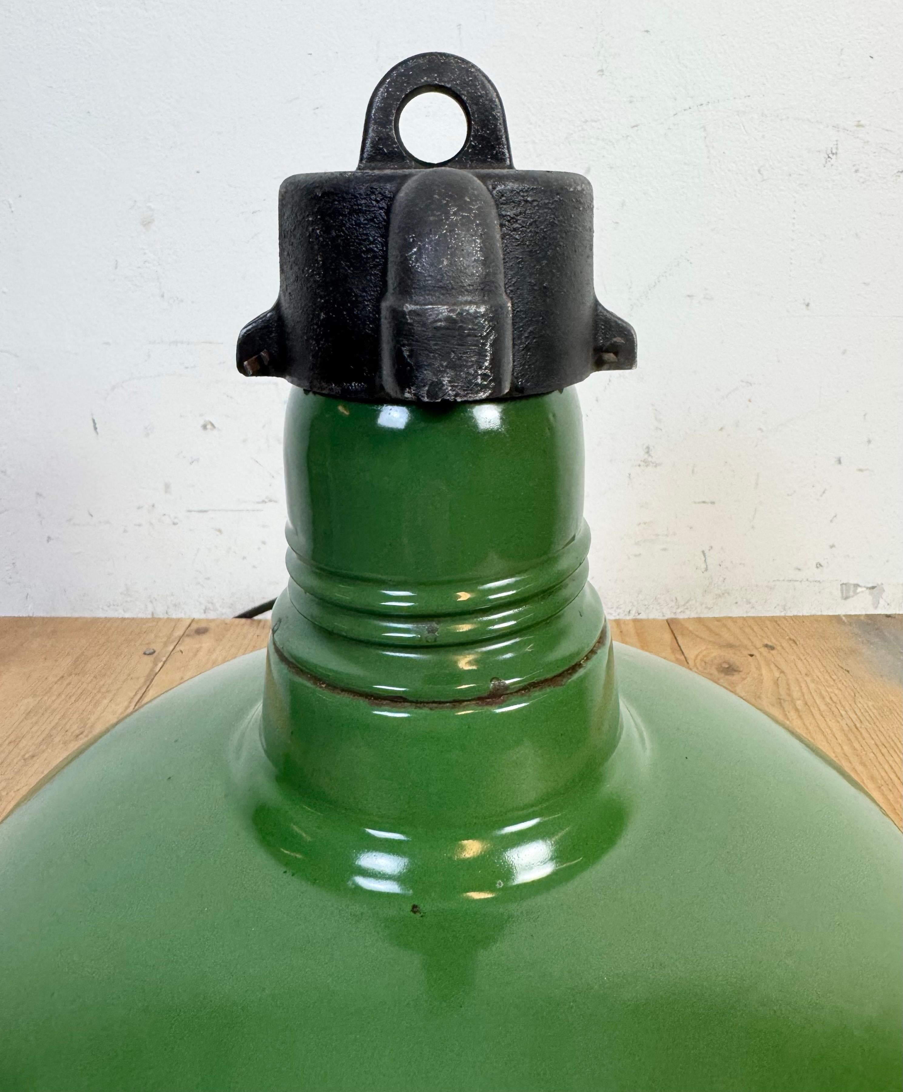 Industrial Green Enamel Factory Pendant Lamp, 1960s For Sale 6