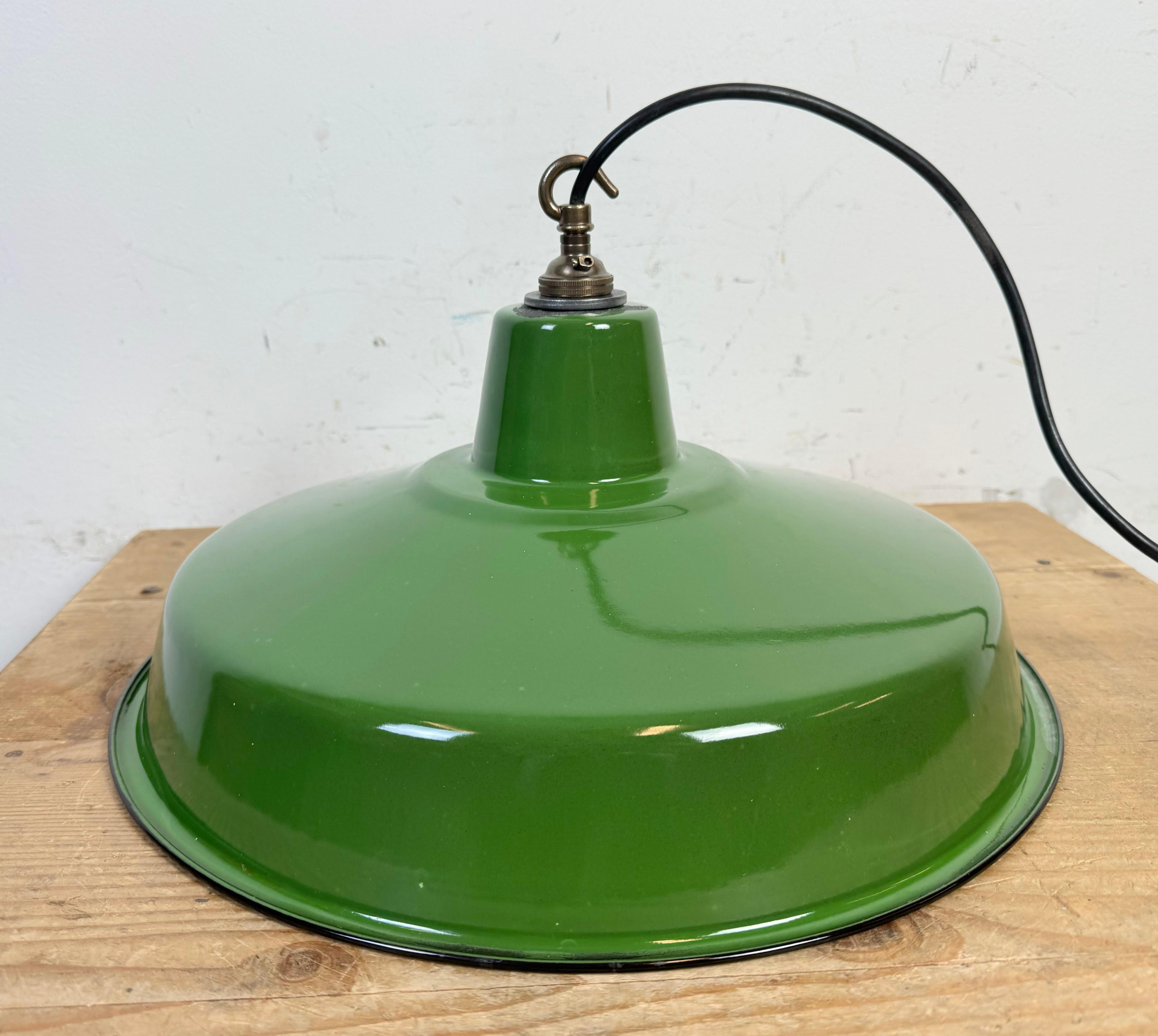 Lampada a sospensione industriale Greene & Greene Factory, anni '60 in vendita 5