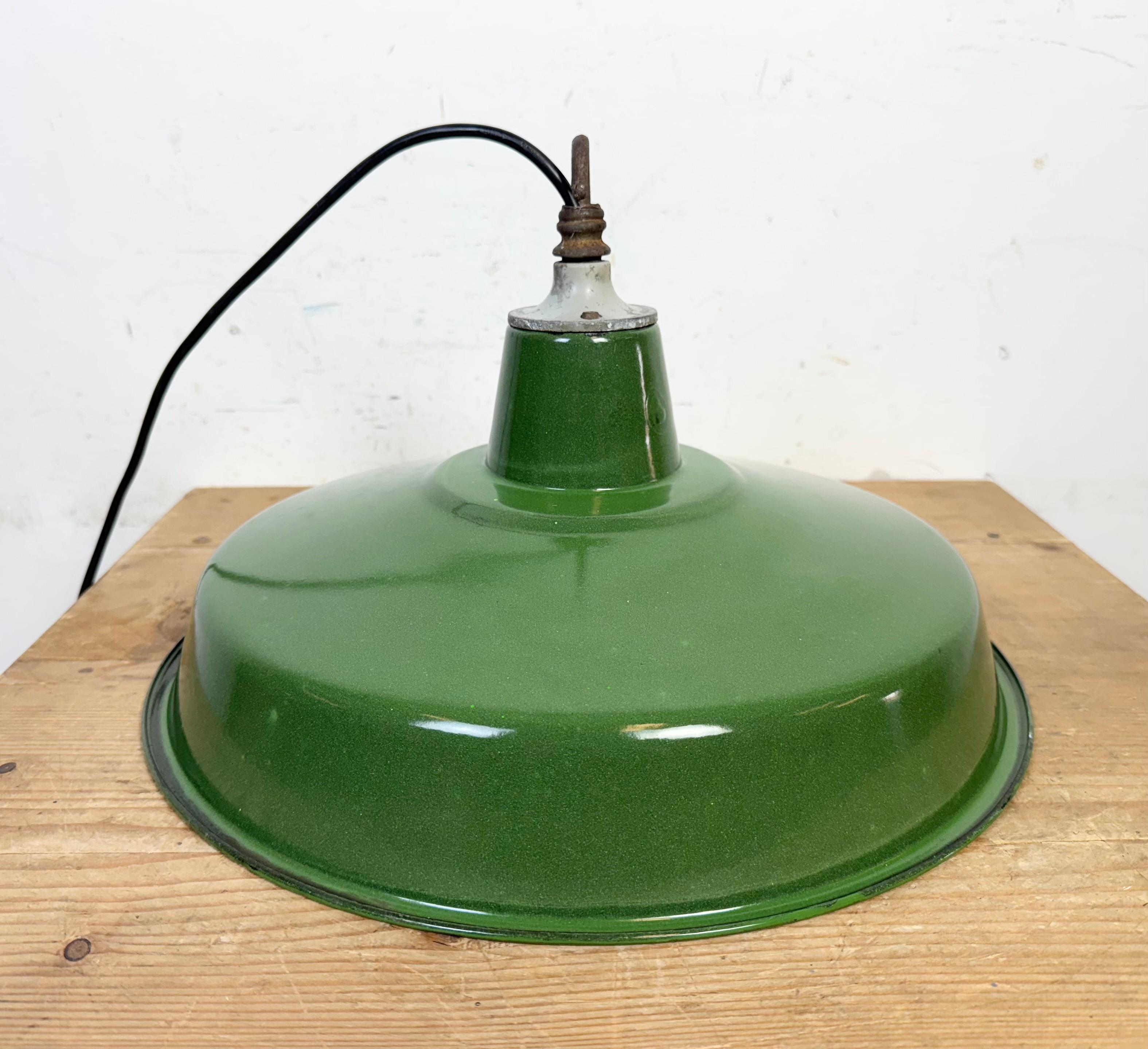 Lampada a sospensione industriale Greene & Greene Factory, anni '60 in vendita 6