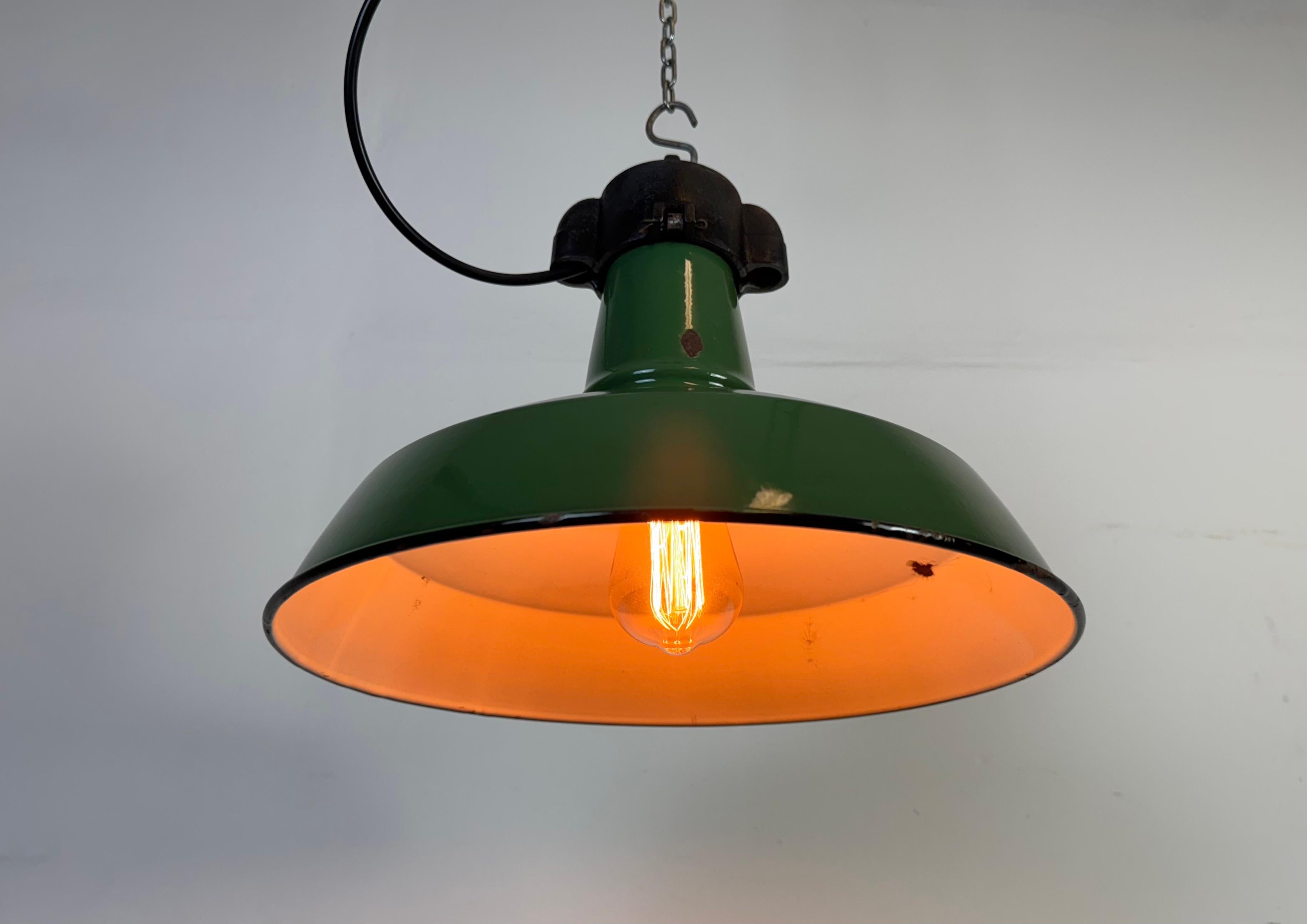Lampada a sospensione industriale Greene & Greene Factory, anni '60 in vendita 7