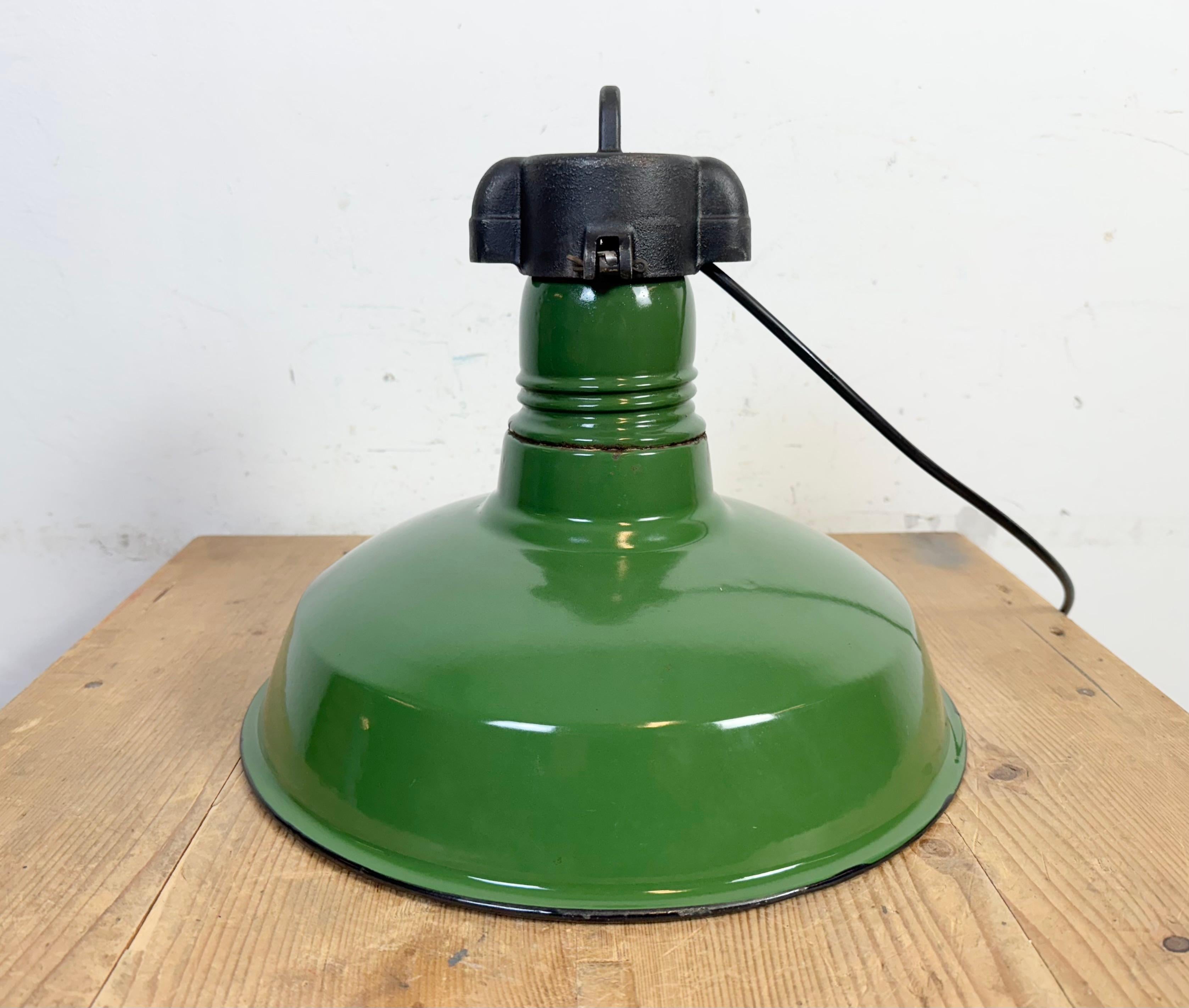 Industrial Green Enamel Factory Pendant Lamp, 1960s For Sale 9