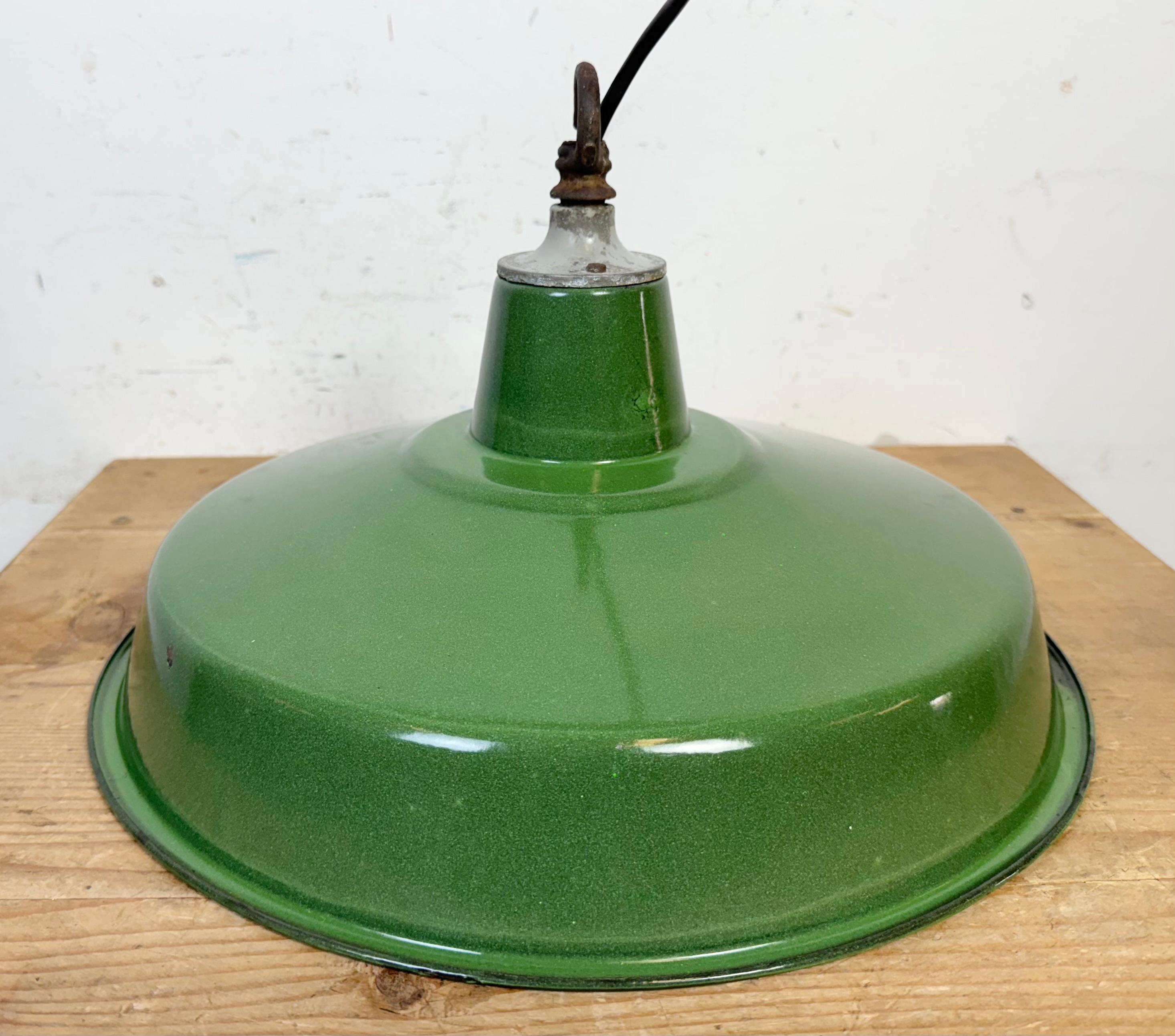 Lampada a sospensione industriale Greene & Greene Factory, anni '60 in vendita 8