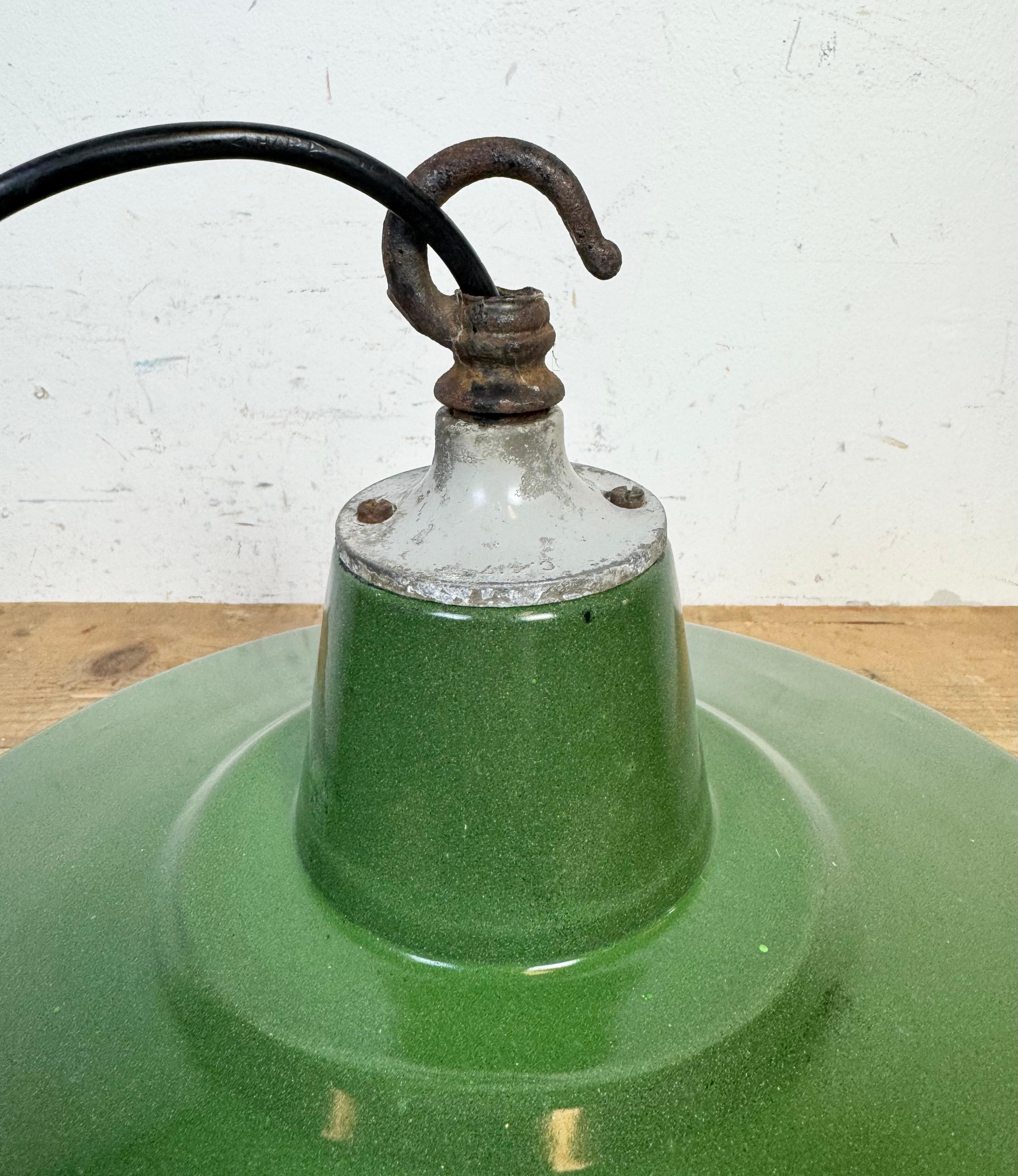 Lampada a sospensione industriale Greene & Greene Factory, anni '60 in vendita 9