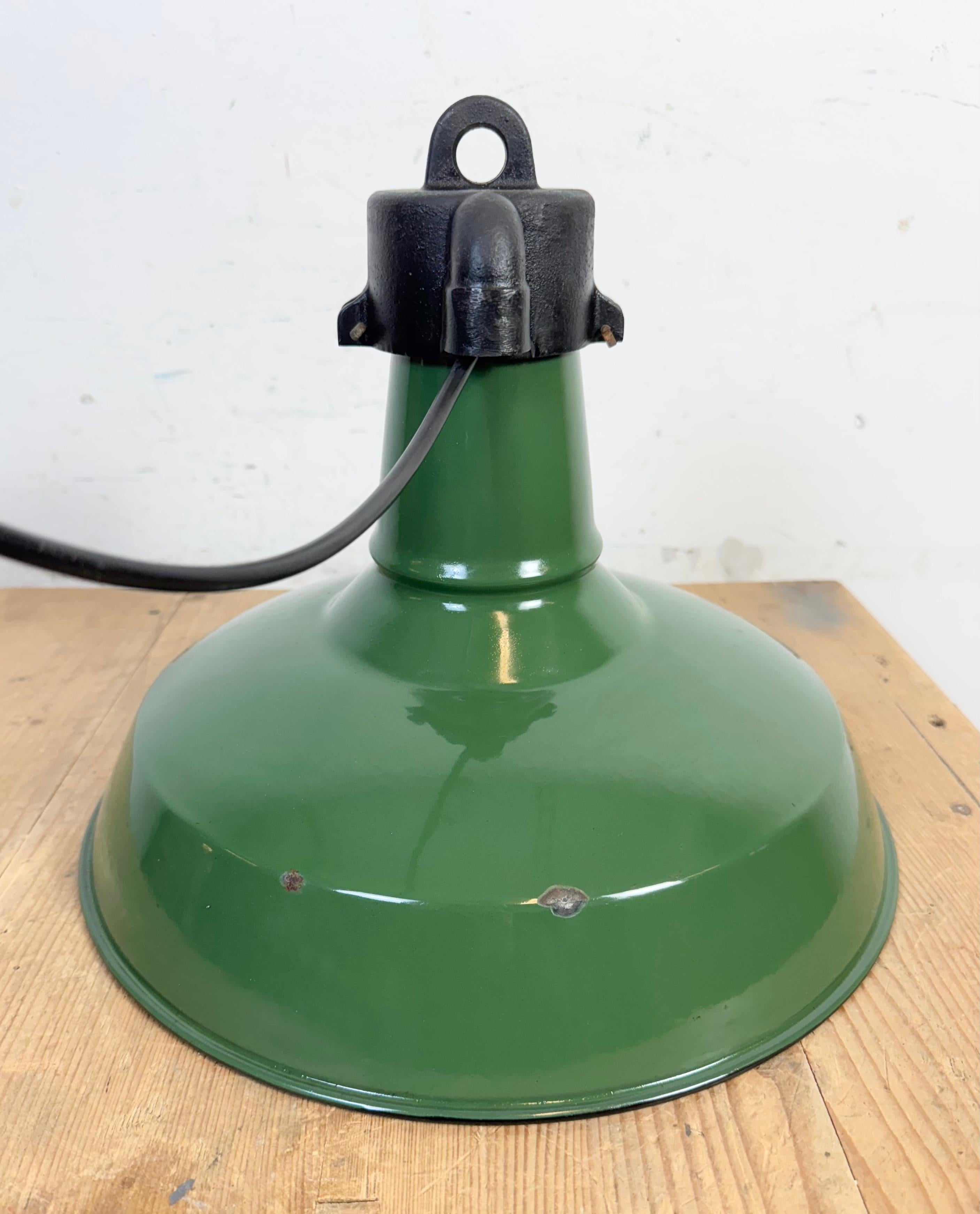 Lampada a sospensione industriale Greene & Greene Factory, anni '60 in vendita 10