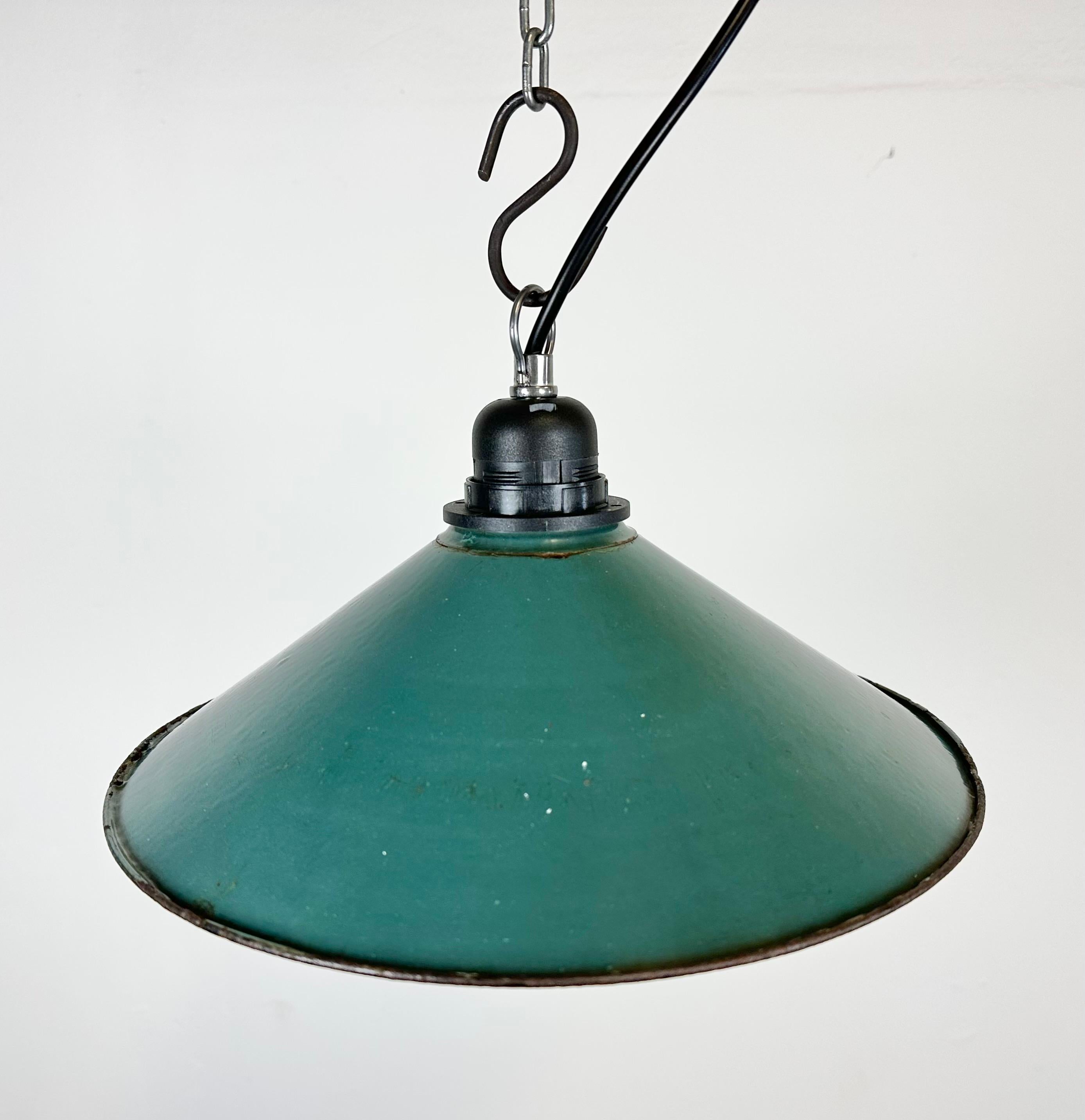 Industrial Green Enamel Factory Pendant Lamp, 1960s In Good Condition For Sale In Kojetice, CZ
