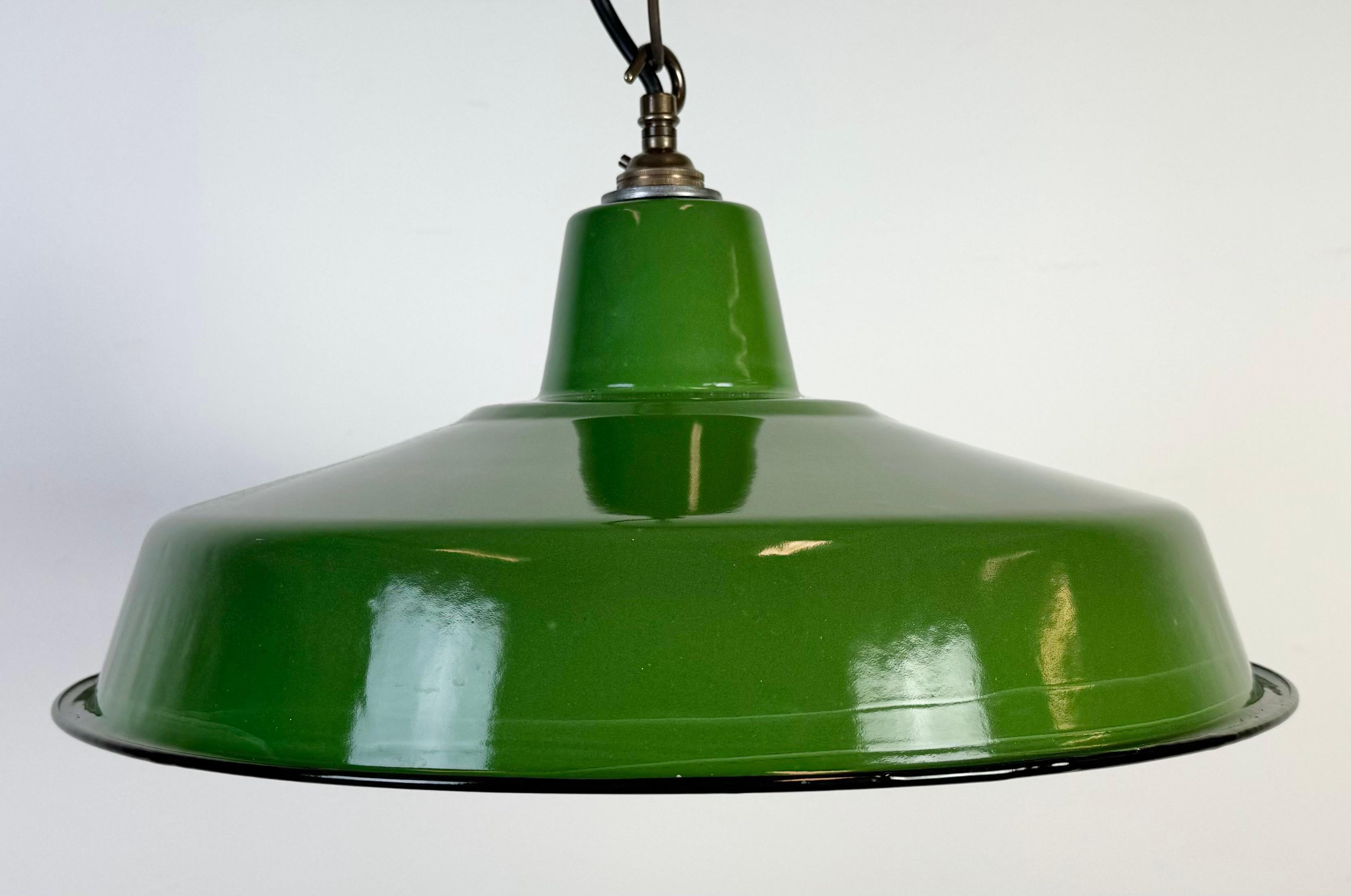 Lampada a sospensione industriale Greene & Greene Factory, anni '60 In condizioni buone in vendita a Kojetice, CZ