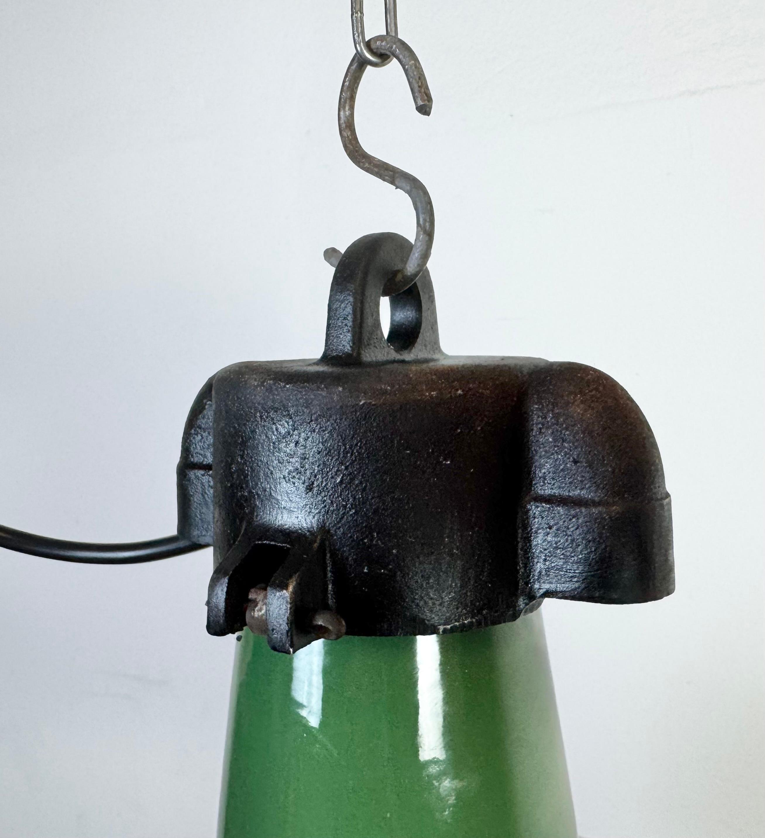 Smalto Lampada a sospensione industriale Greene & Greene Factory, anni '60 in vendita