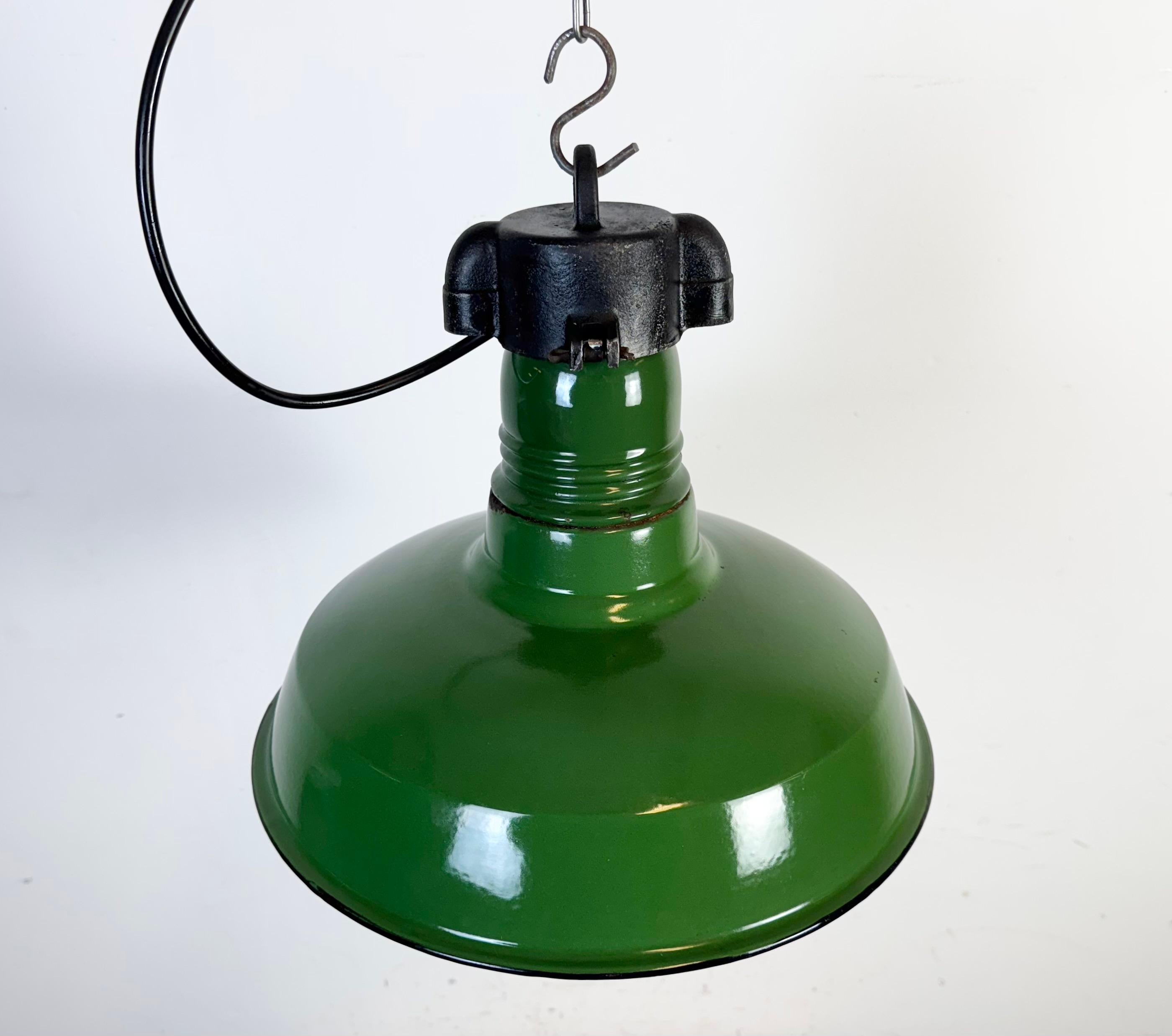 Industrial Green Enamel Factory Pendant Lamp, 1960s For Sale 1