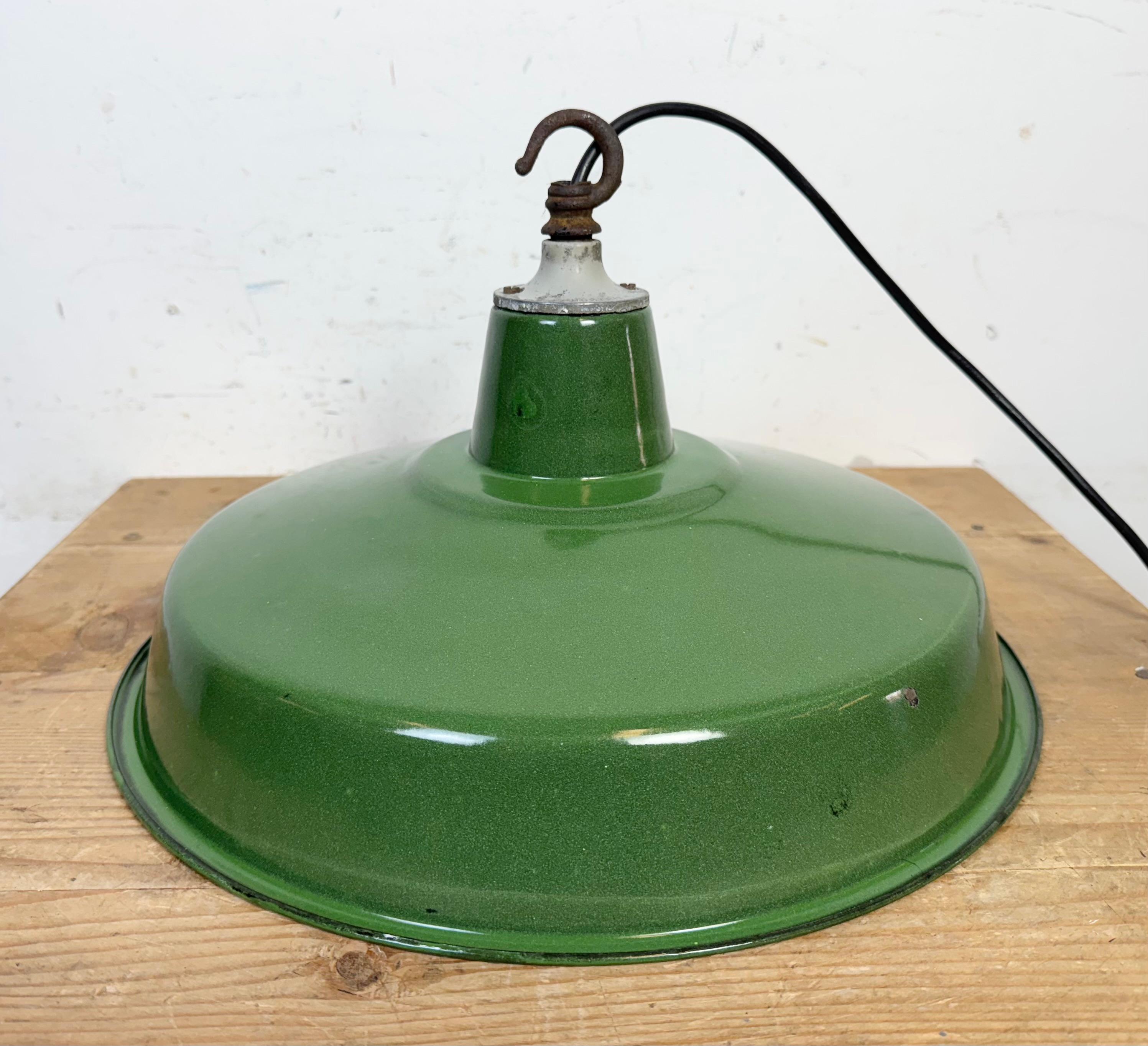 Lampada a sospensione industriale Greene & Greene Factory, anni '60 in vendita 2