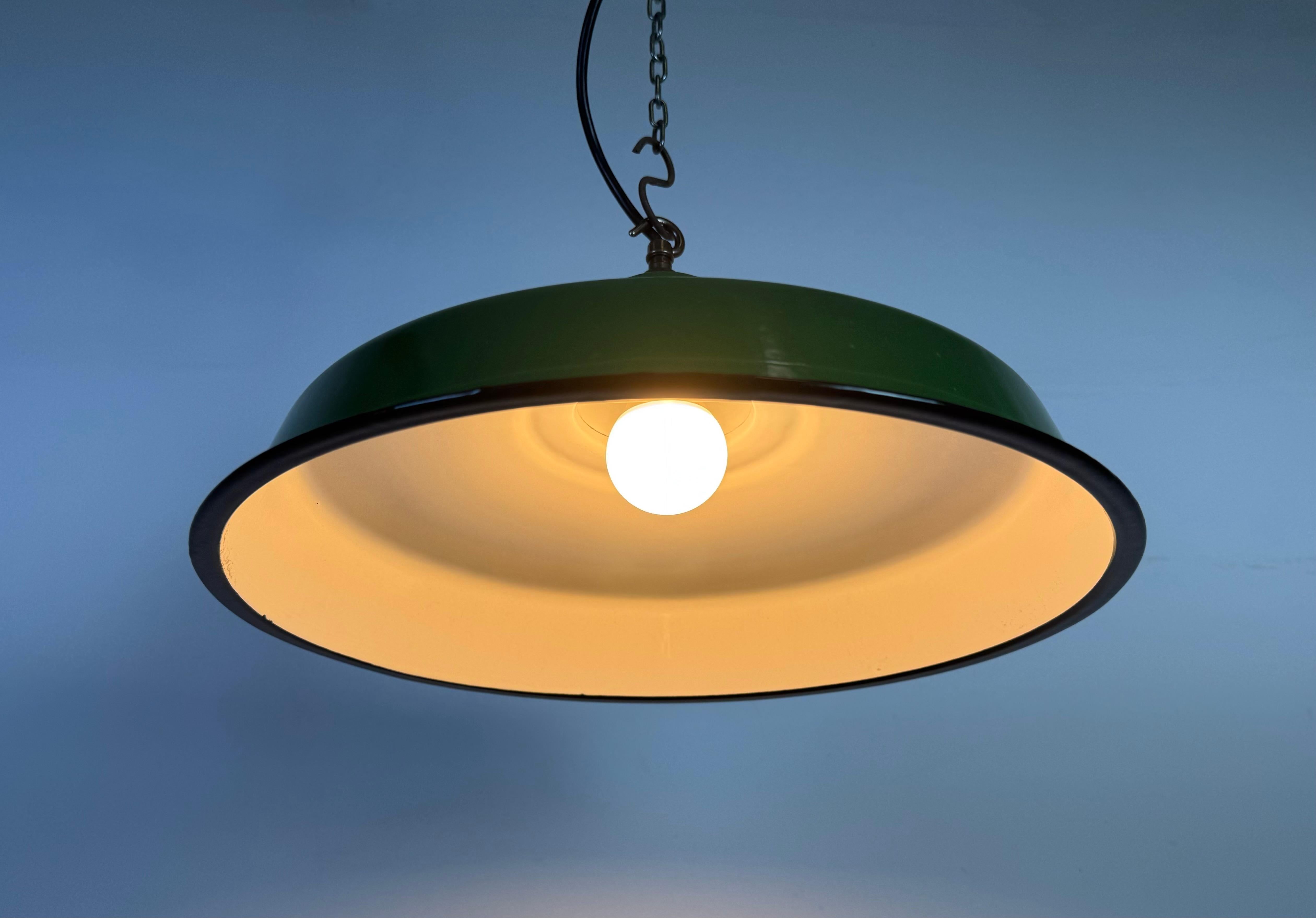Lampada a sospensione industriale Greene & Greene Factory, anni '60 in vendita 2