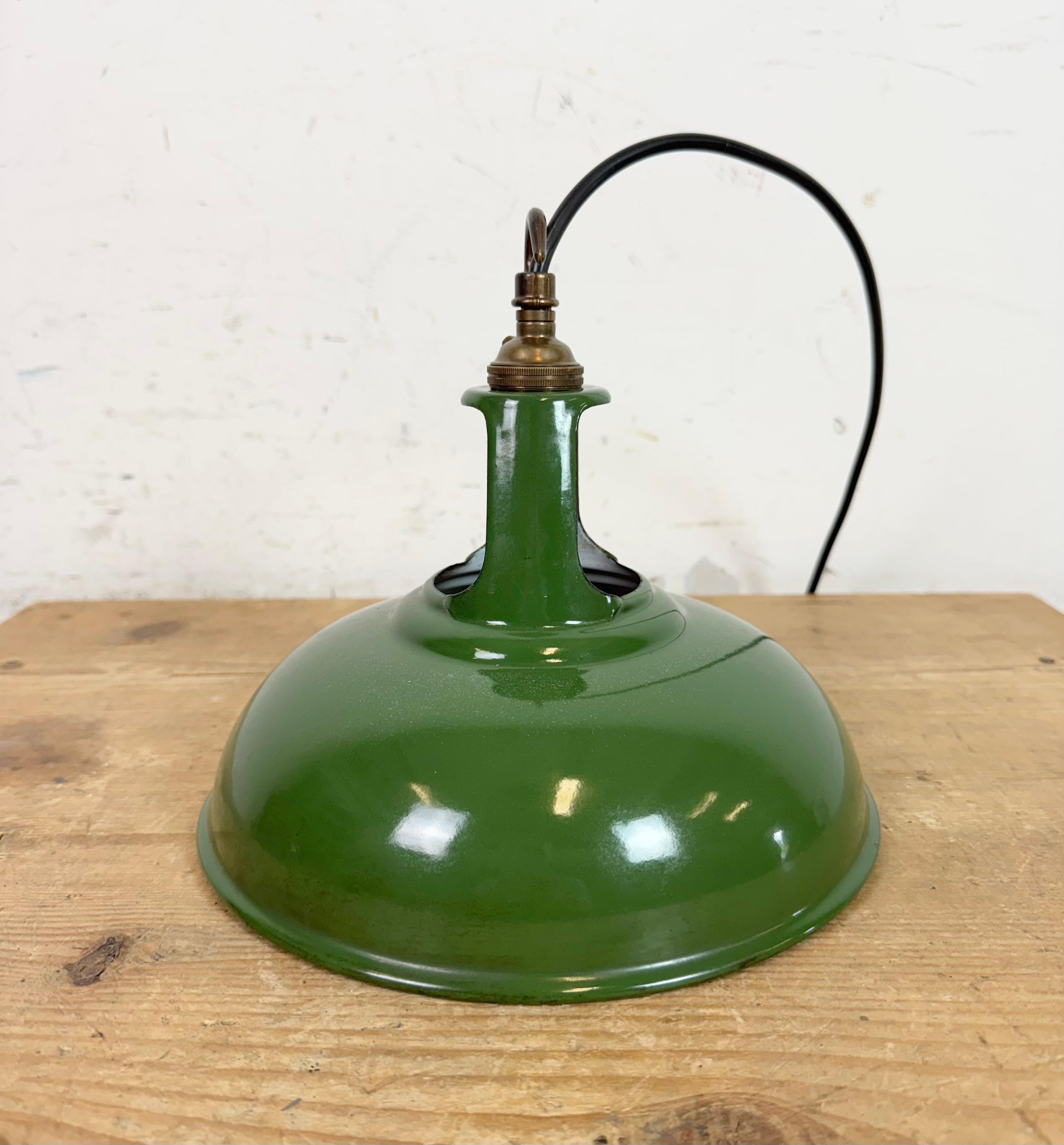 Industrial Green Enamel Factory Pendant Lamp from Coolicon, 1950s For Sale 7
