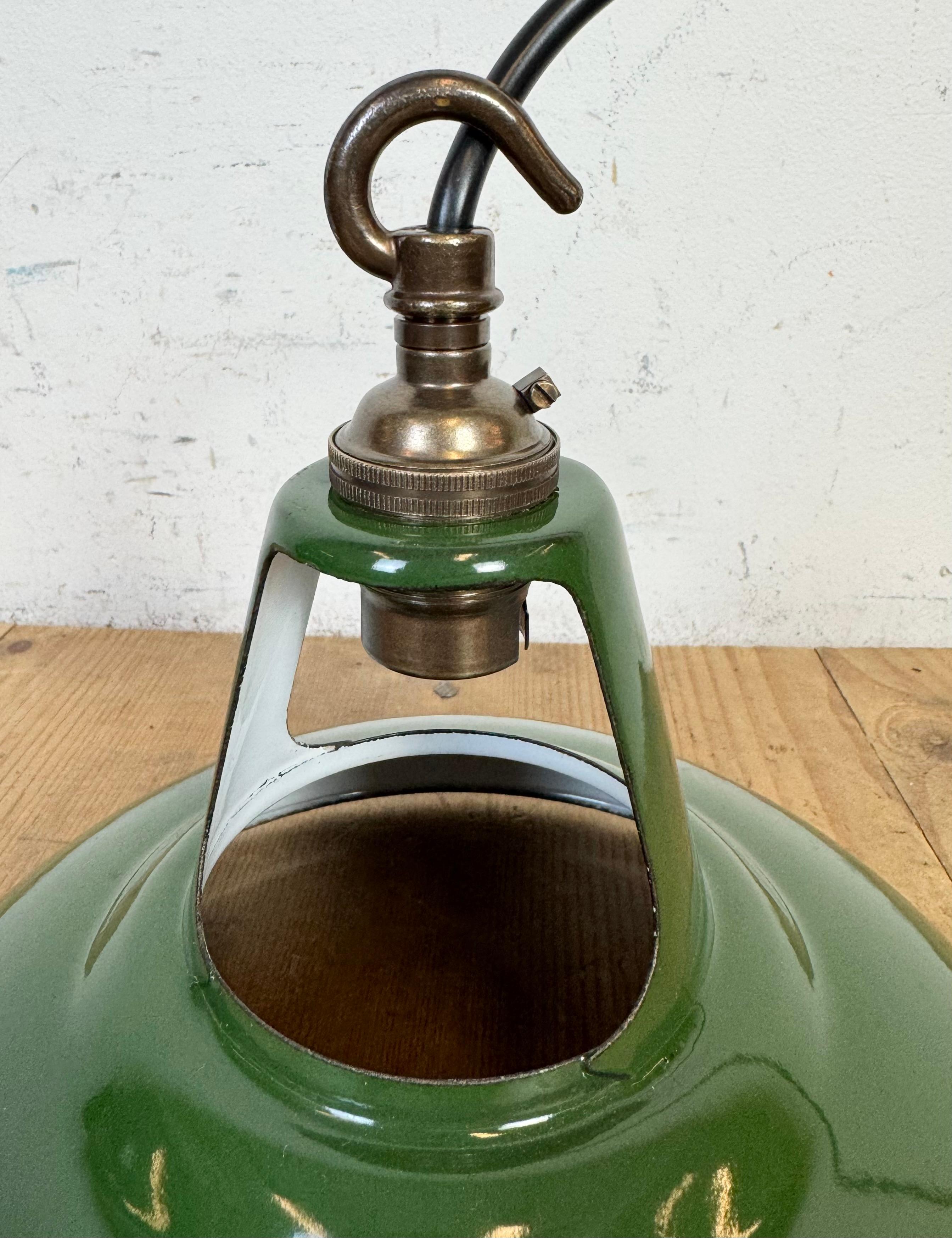 Lampada a sospensione industriale Greene & Greene Factory di Coolicon, anni '50 in vendita 7