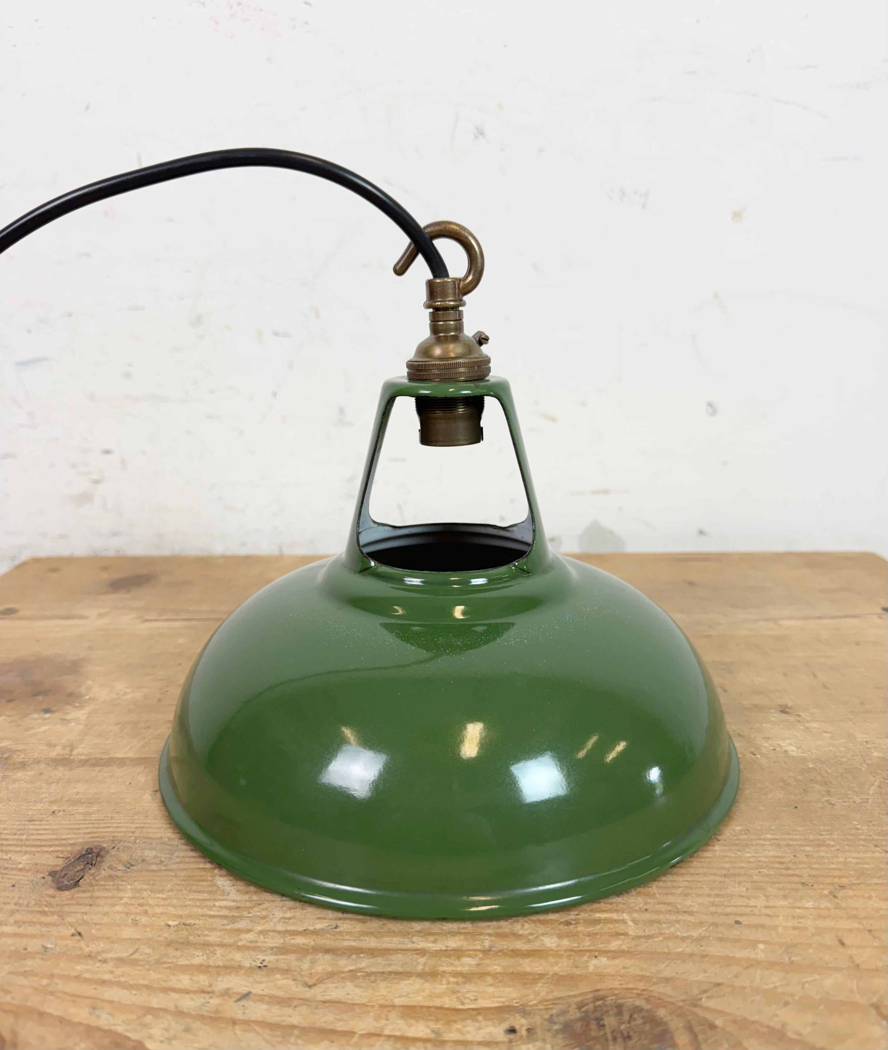 Industrial Green Enamel Factory Pendant Lamp from Coolicon, 1950s For Sale 8