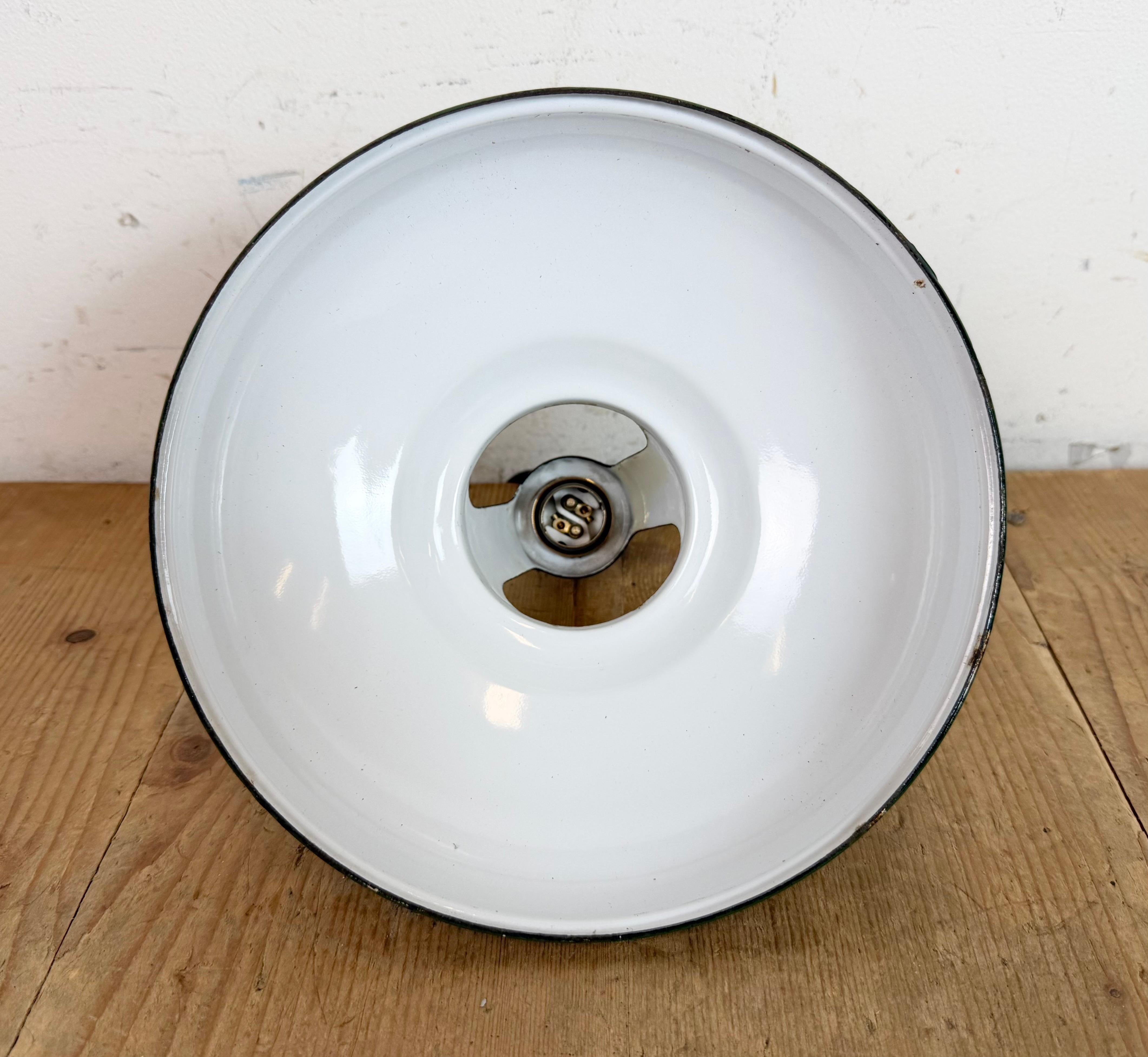 Industrielle grüne Emaille-Fabrik-Pendelleuchte von Coolicon, 1950er Jahre im Angebot 9