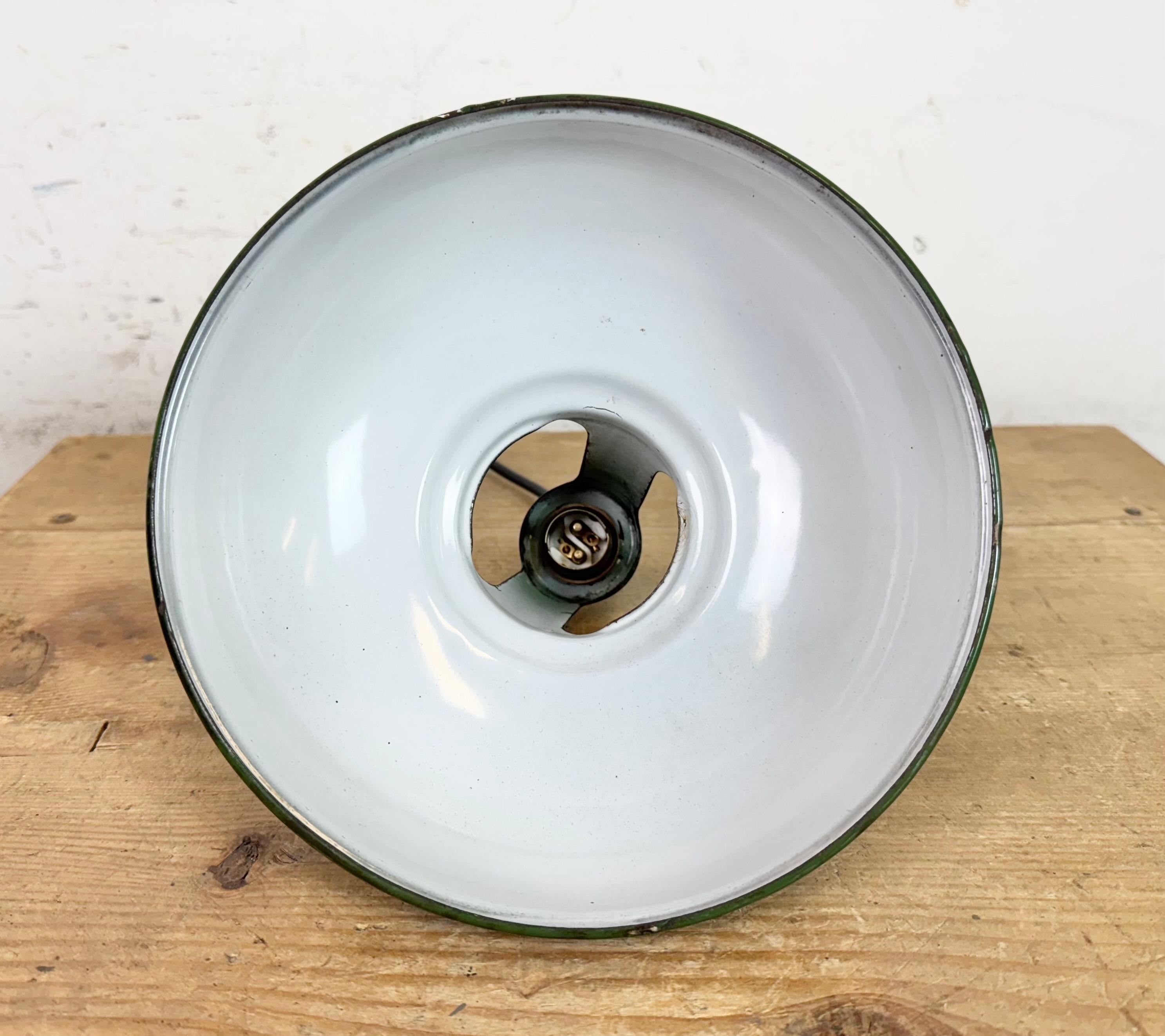 Industrial Green Enamel Factory Pendant Lamp from Coolicon, 1950s For Sale 11