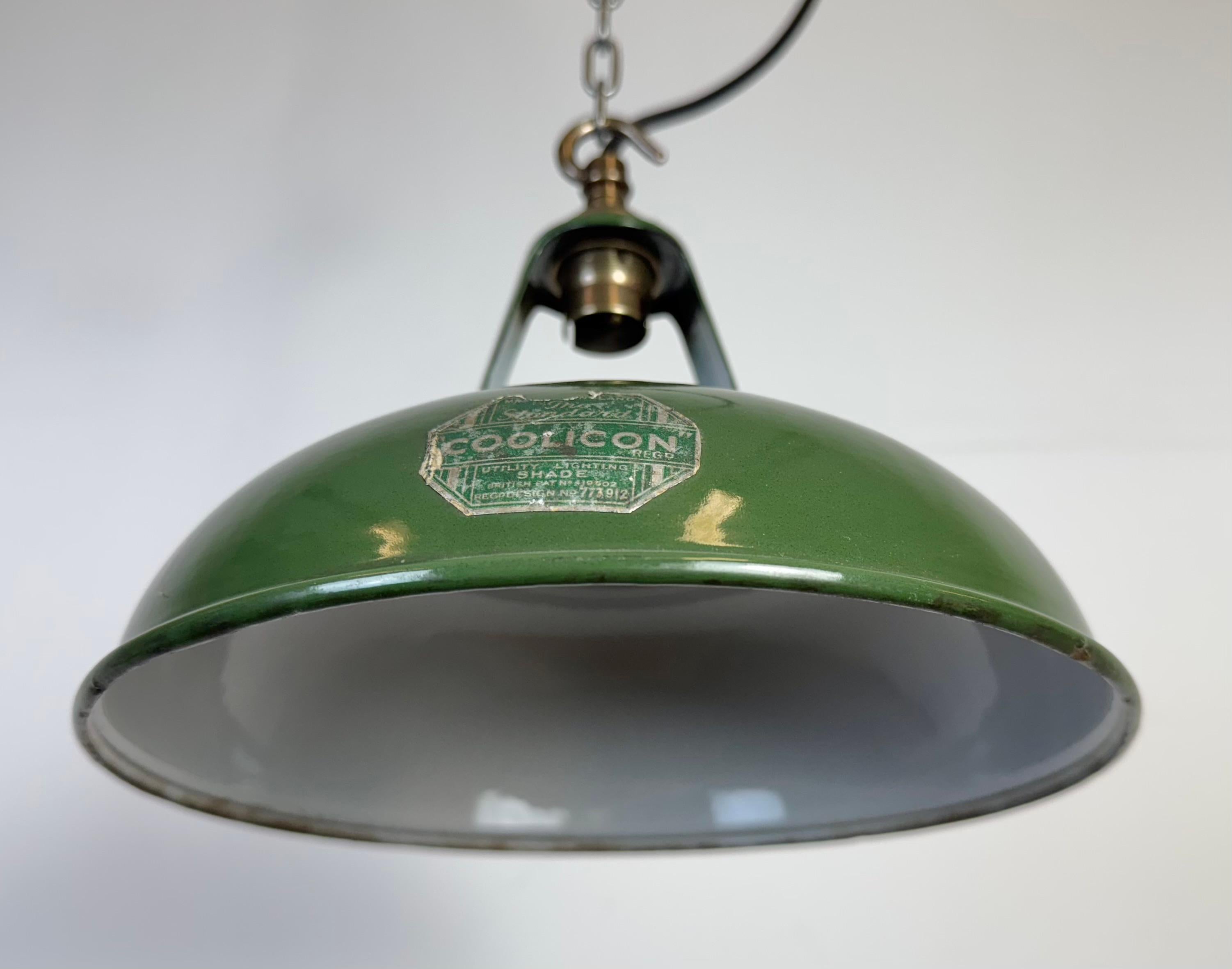 Lampada a sospensione industriale Greene & Greene Factory di Coolicon, anni '50 In condizioni buone in vendita a Kojetice, CZ