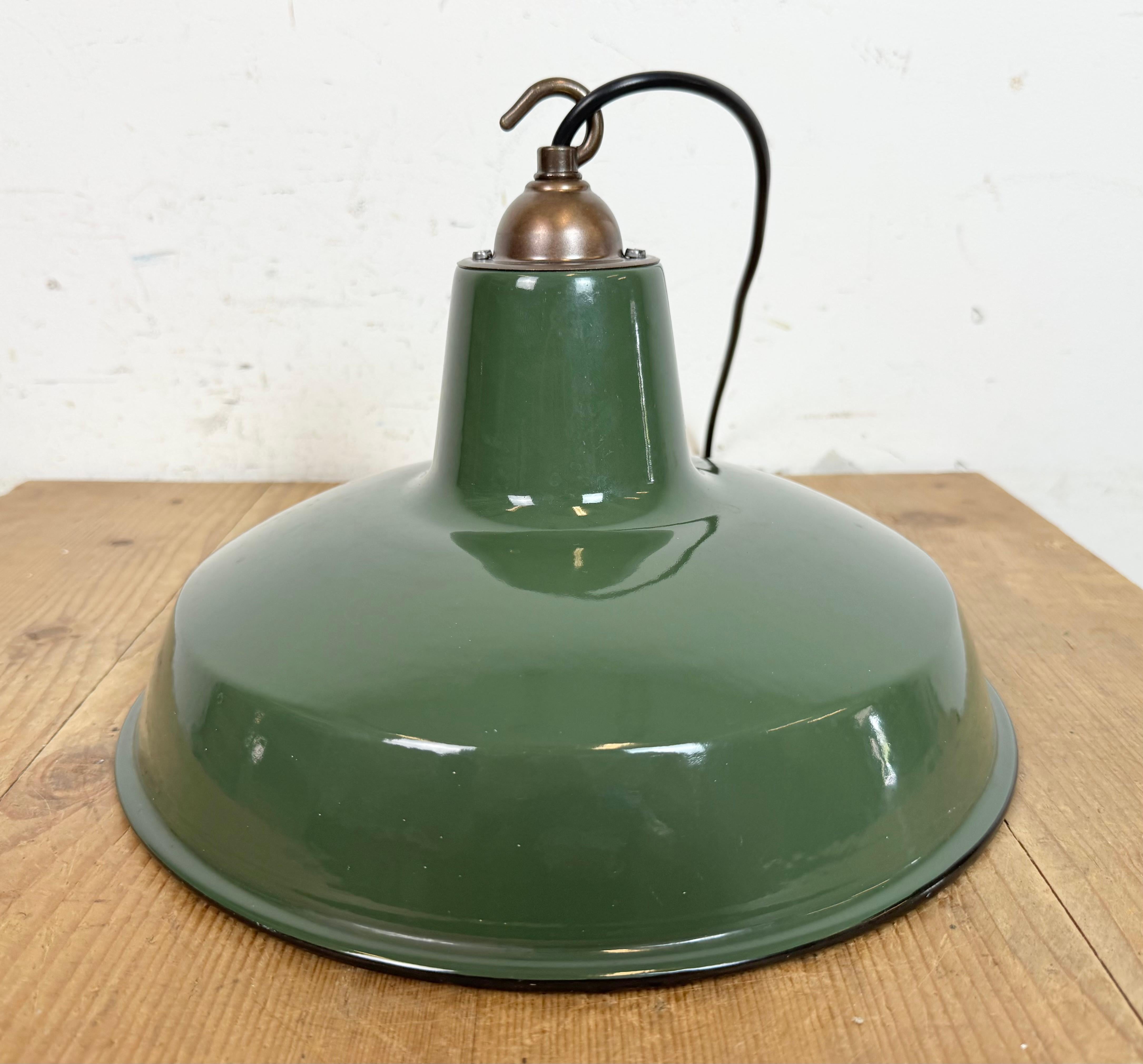 Industrial Green Enamel Factory Pendant Lamp from Multi Electrical Co., 1960s For Sale 8