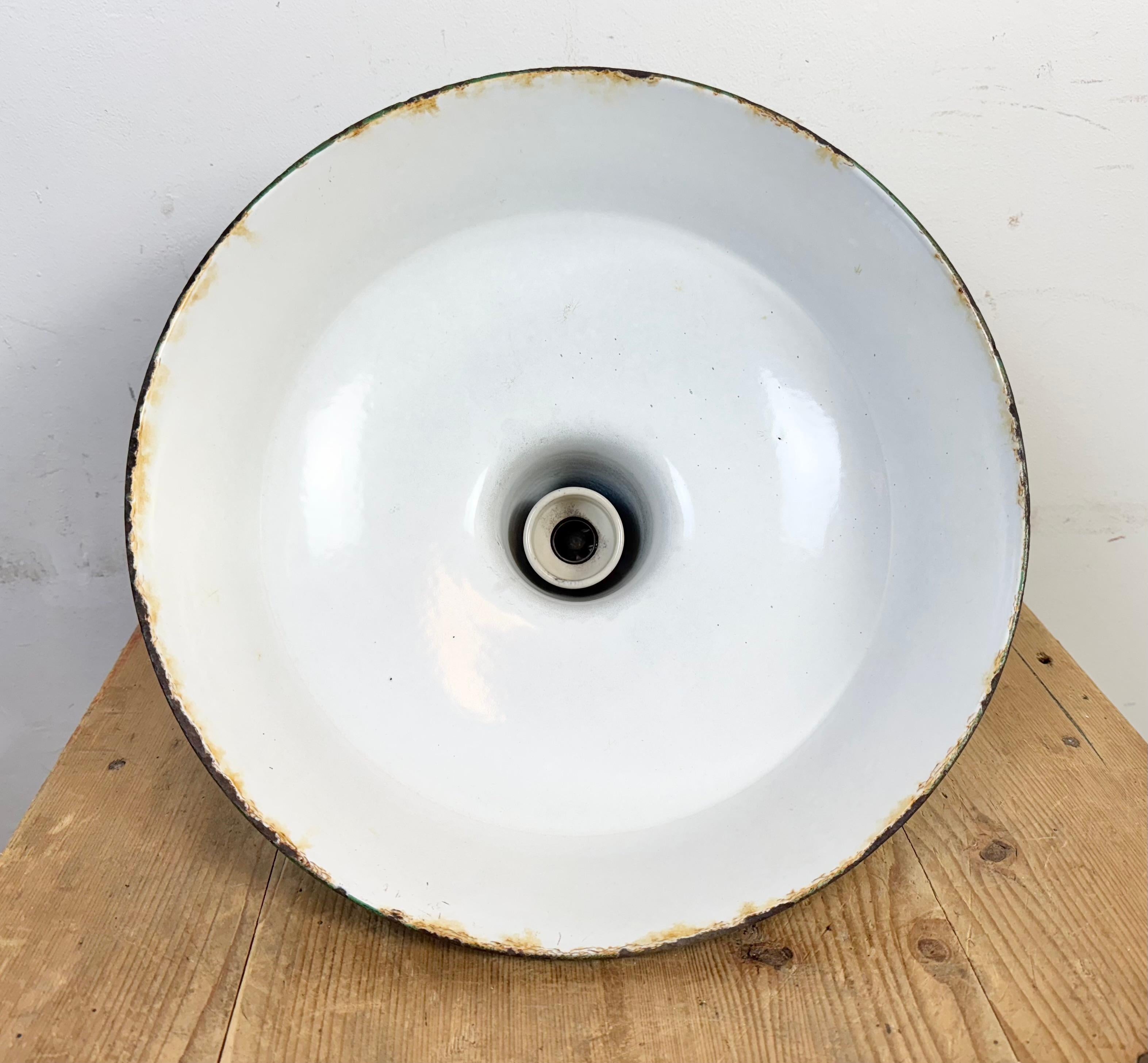 Lampe suspendue industrielle en émail vert de Revo, années 1950 en vente 10