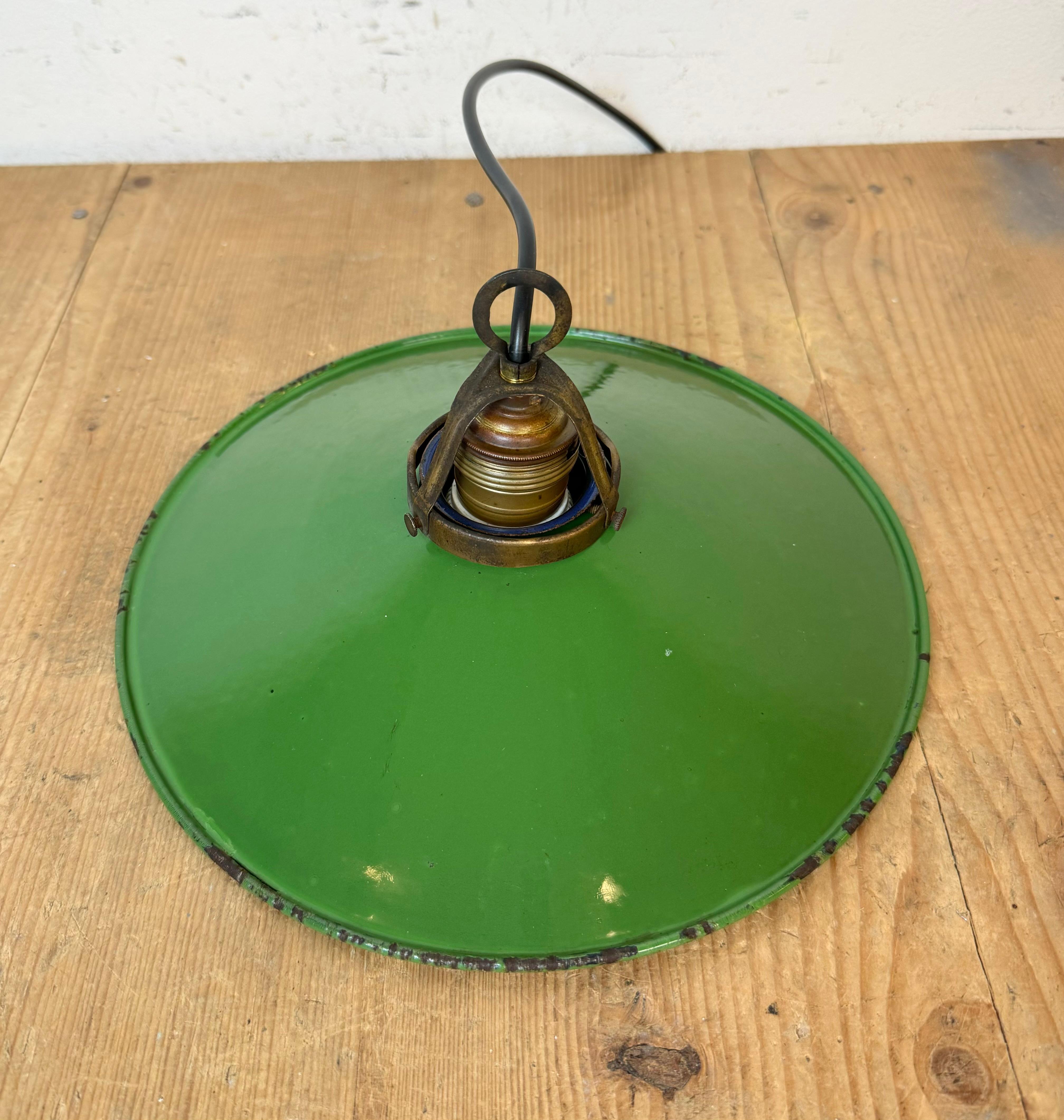 Industrial Green Enamel Light, 1930s For Sale 5
