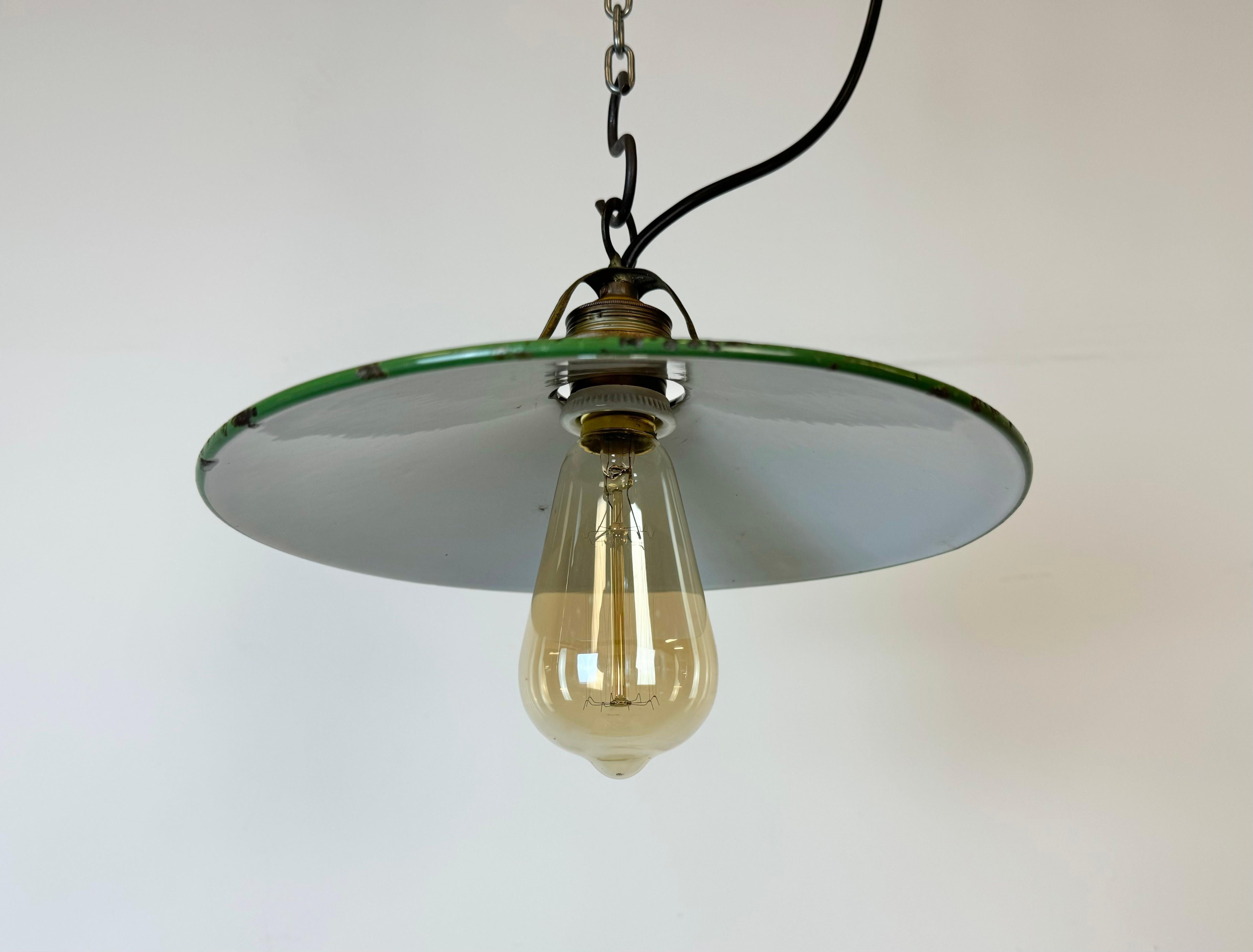 Industrial Green Enamel Light, 1930s For Sale 1