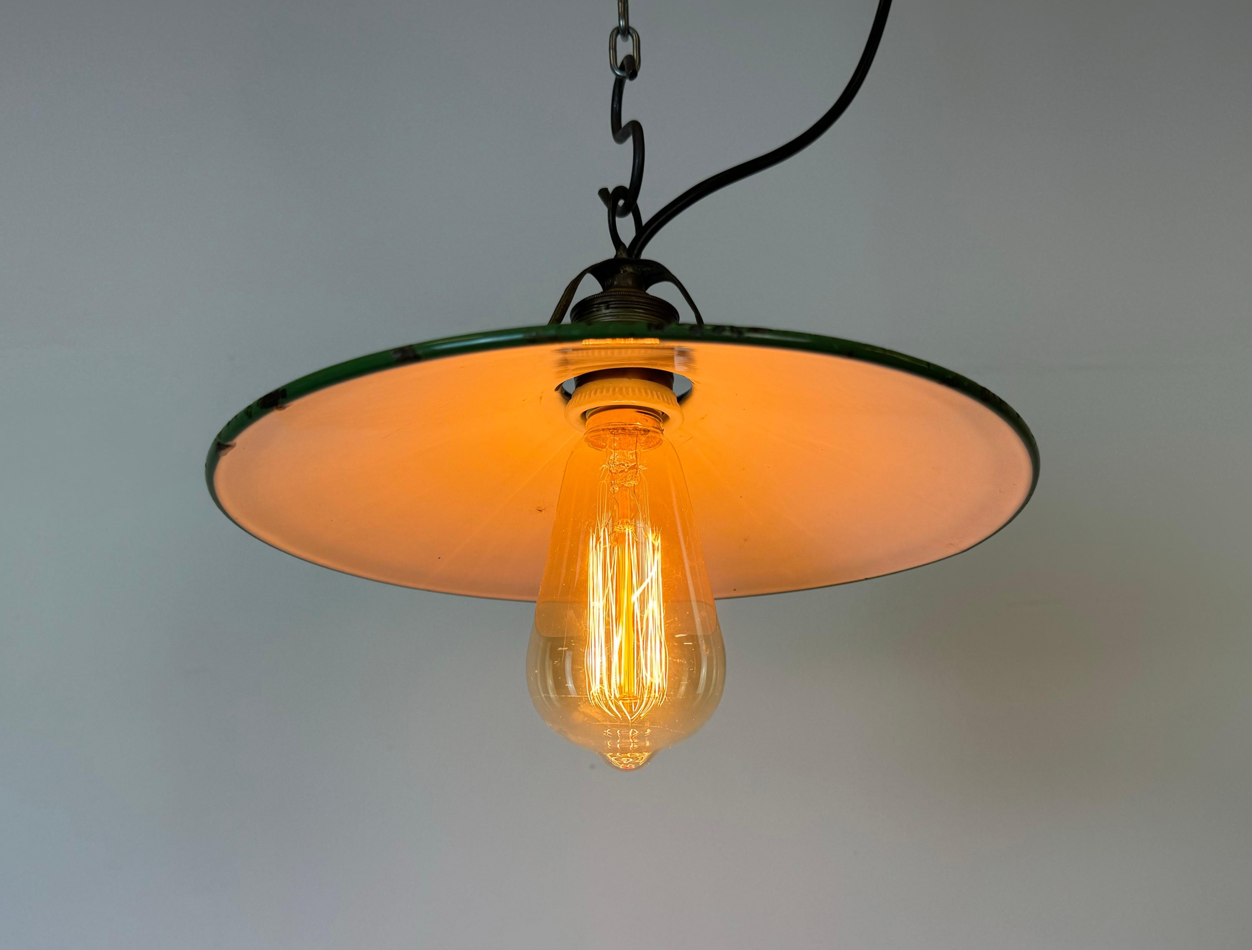 Industrial Green Enamel Light, 1930s For Sale 3