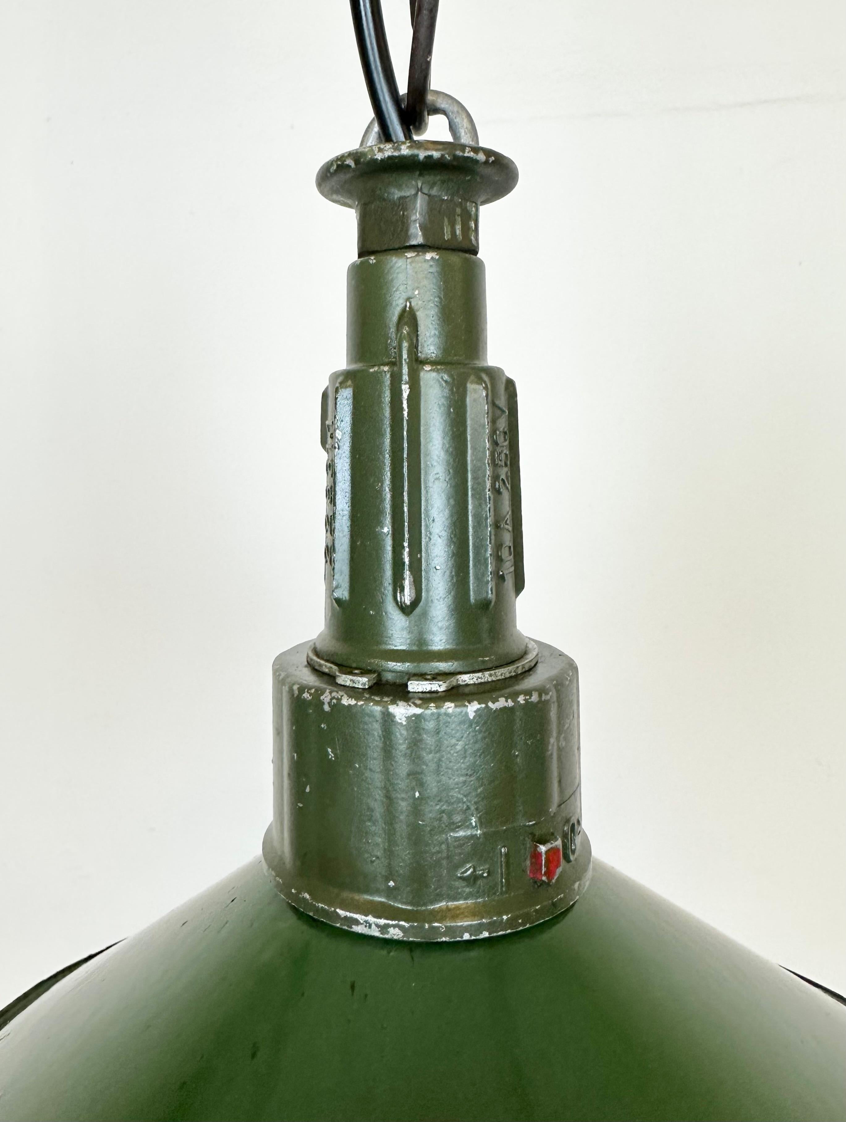 Industrial Green Enamel Military Pendant Lamp with Cast Aluminium Top, 1960s In Good Condition For Sale In Kojetice, CZ