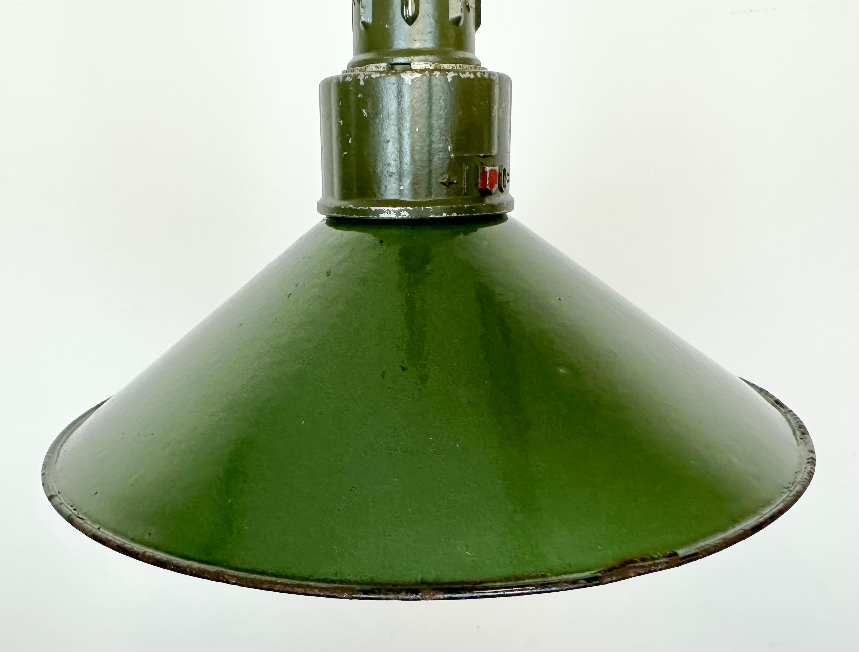 20th Century Industrial Green Enamel Military Pendant Lamp with Cast Aluminium Top, 1960s For Sale