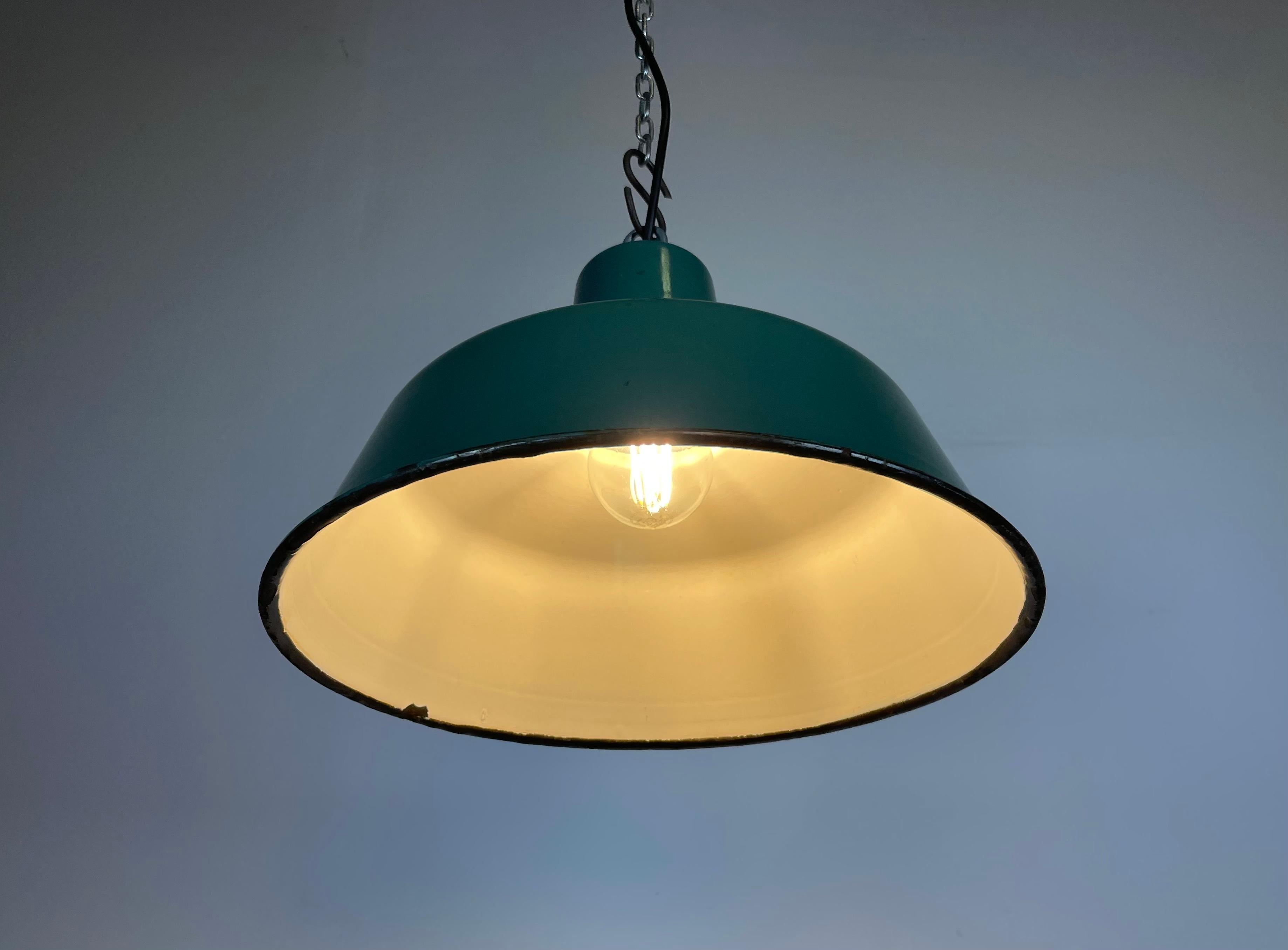 Industrial Green Enamel Pendant Lamp, 1960s For Sale 4