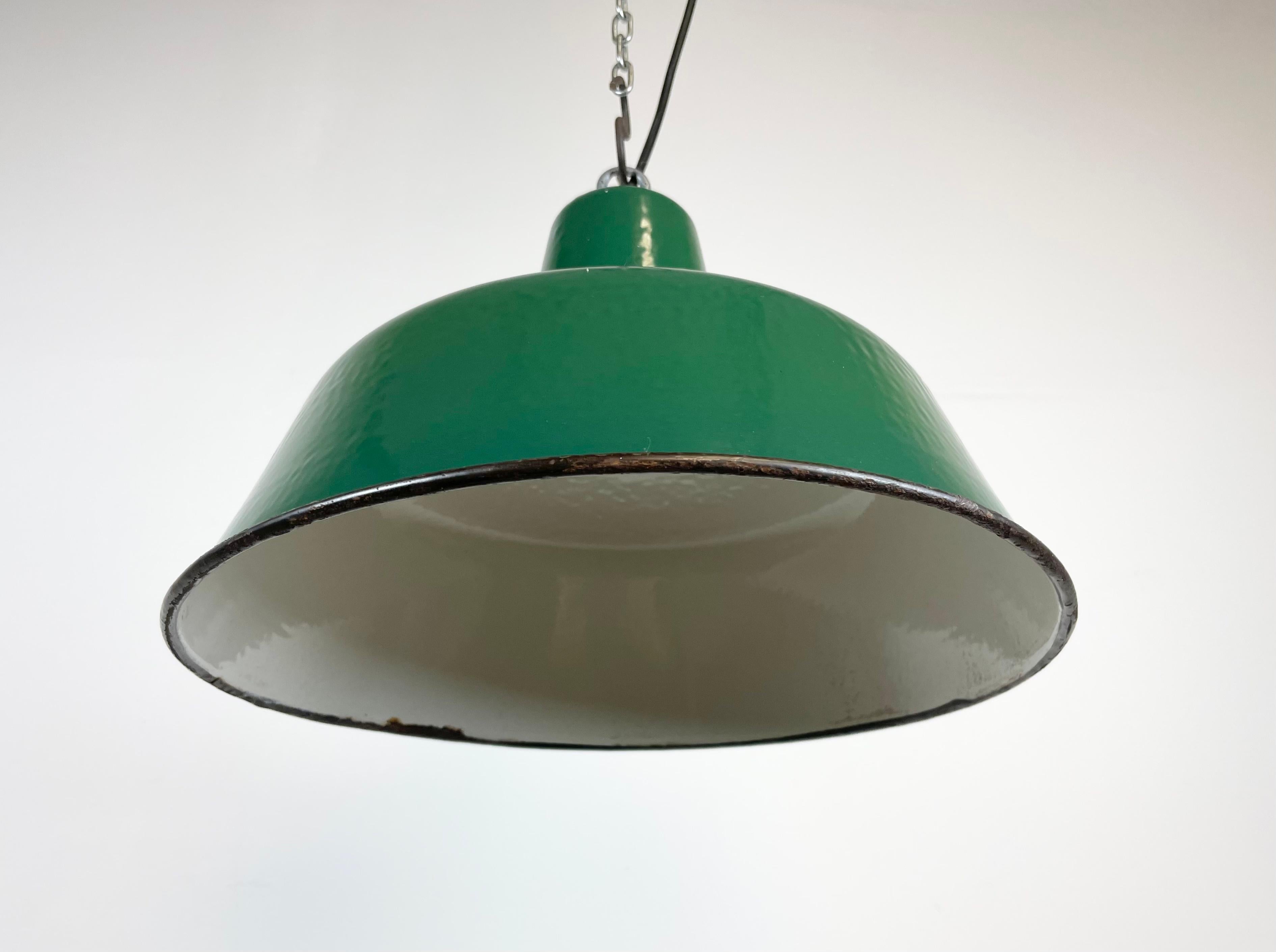 Industrial Green Enamel Pendant Lamp, 1960s For Sale 6