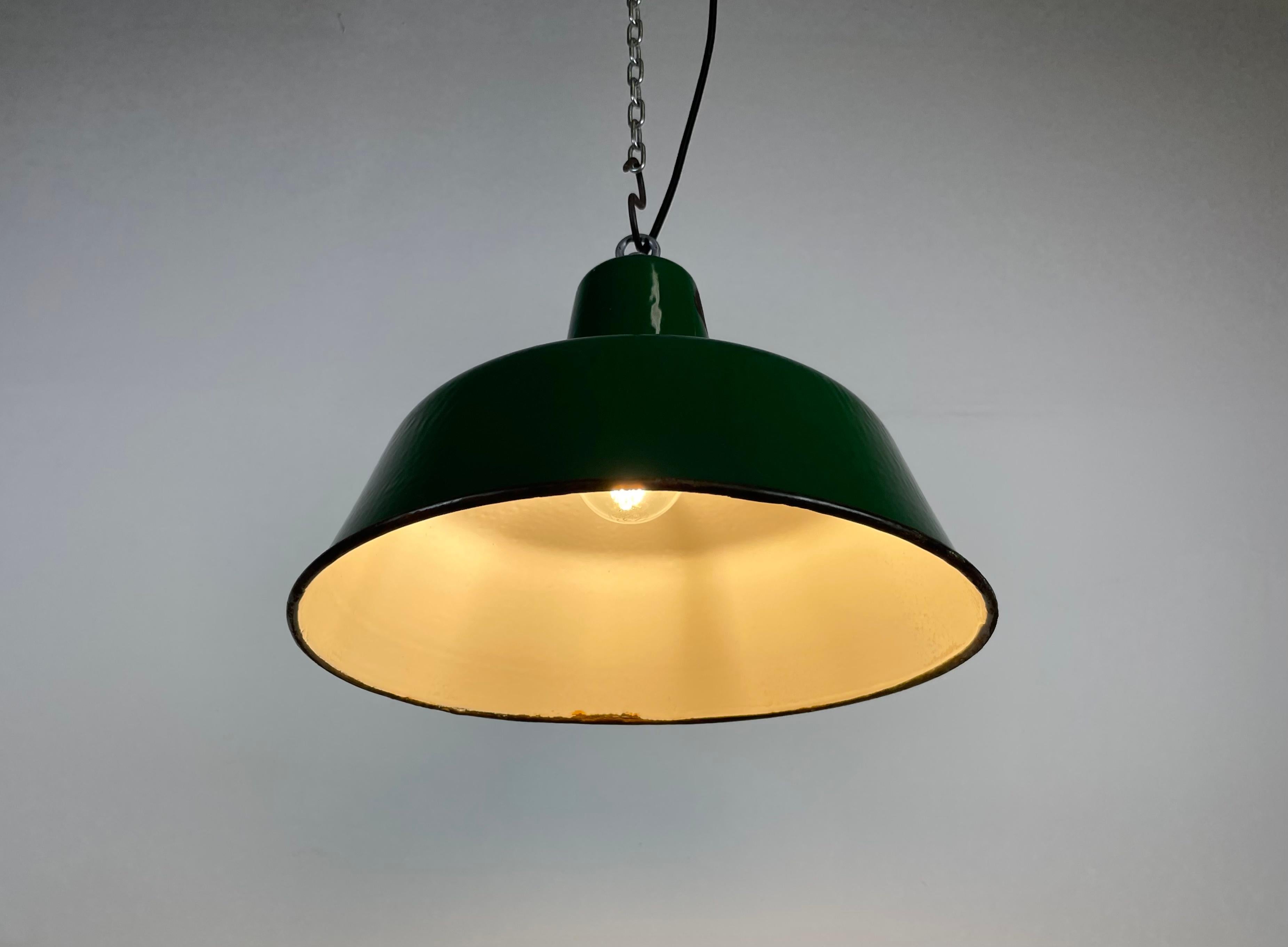 Industrial Green Enamel Pendant Lamp, 1960s For Sale 8