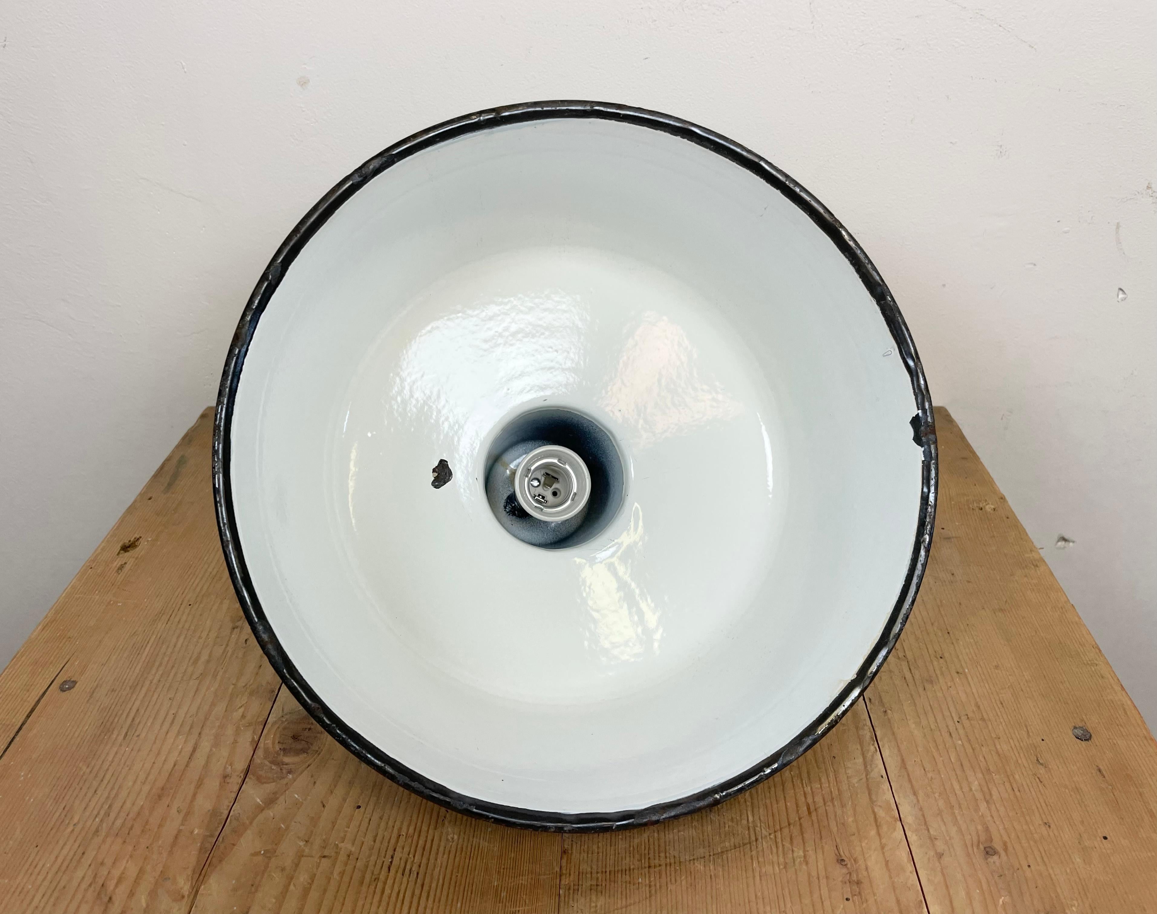 Industrial Green Enamel Pendant Lamp, 1960s For Sale 7