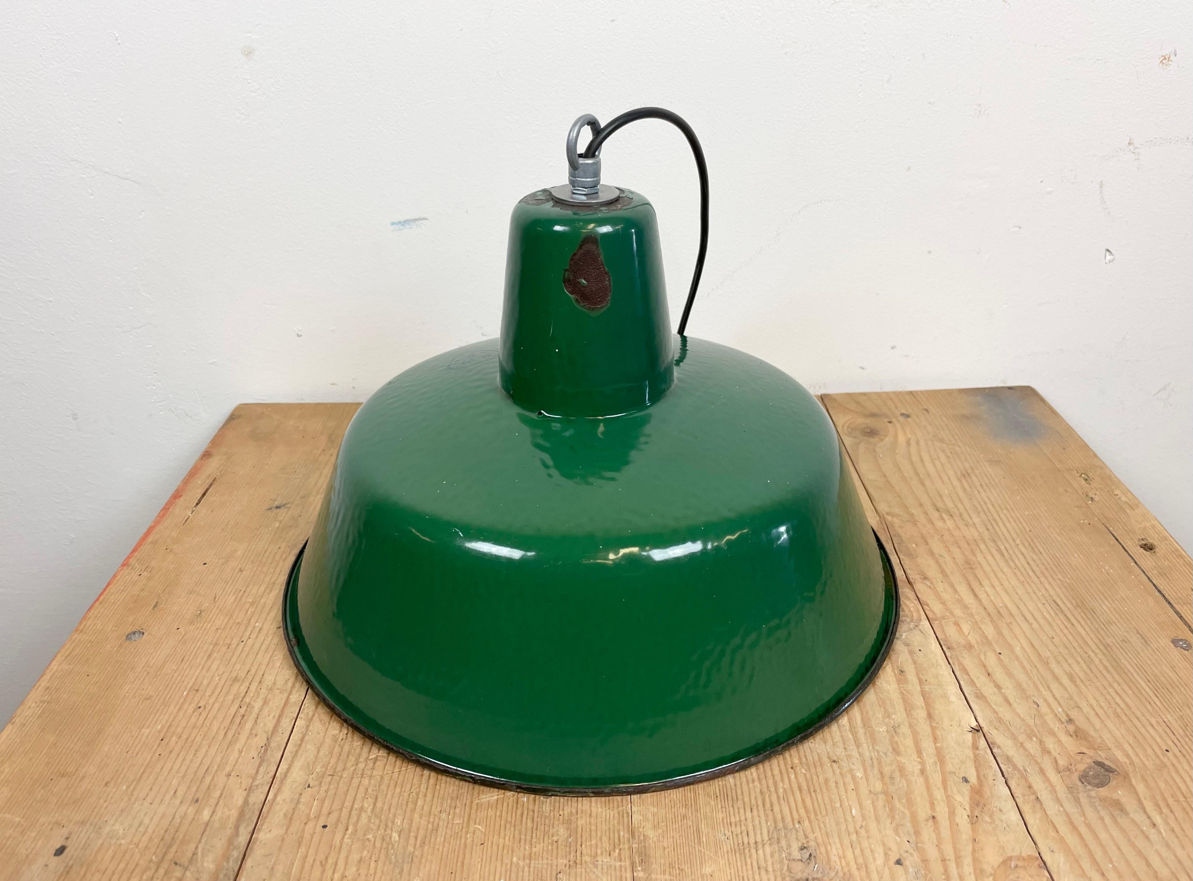 Industrial Green Enamel Pendant Lamp, 1960s For Sale 11