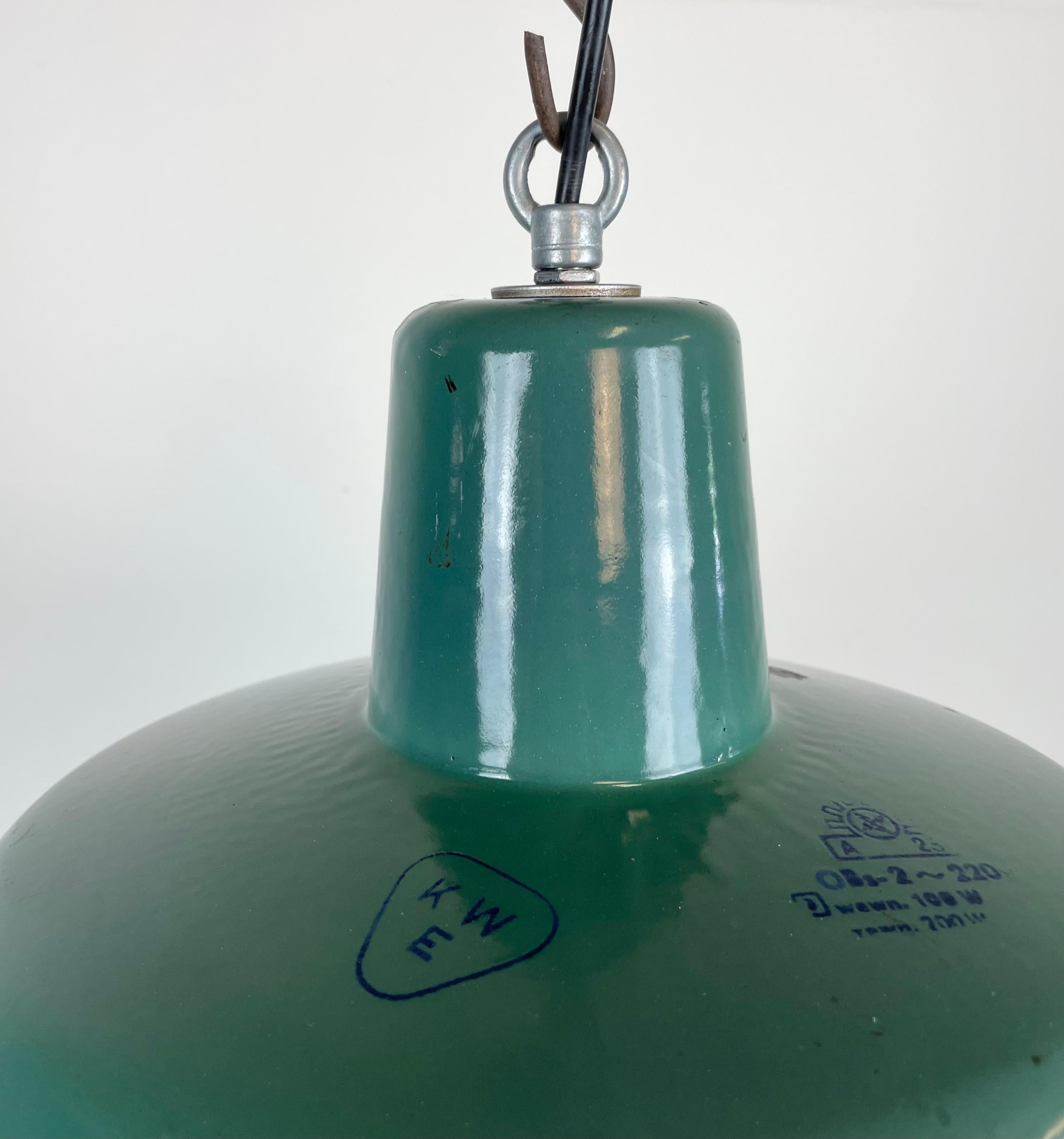 Industrial Green Enamel Pendant Lamp, 1960s In Good Condition For Sale In Kojetice, CZ