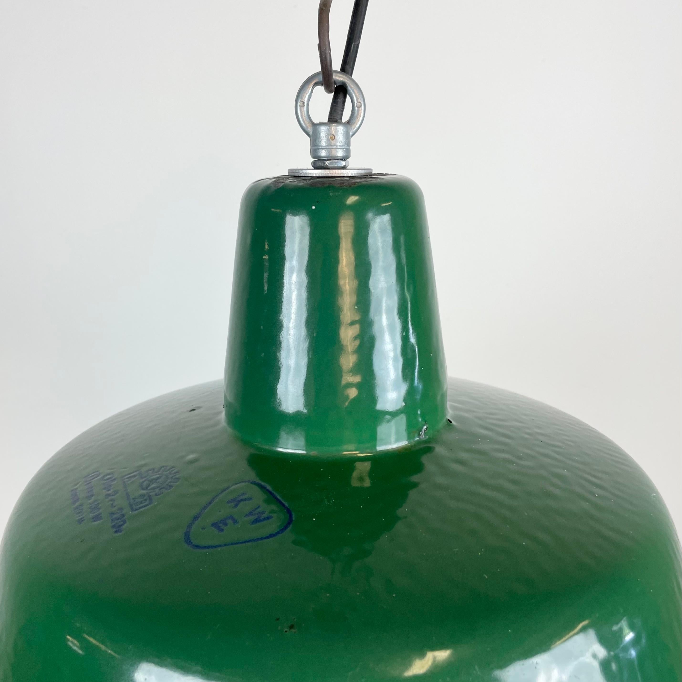 Industrial Green Enamel Pendant Lamp, 1960s For Sale 4