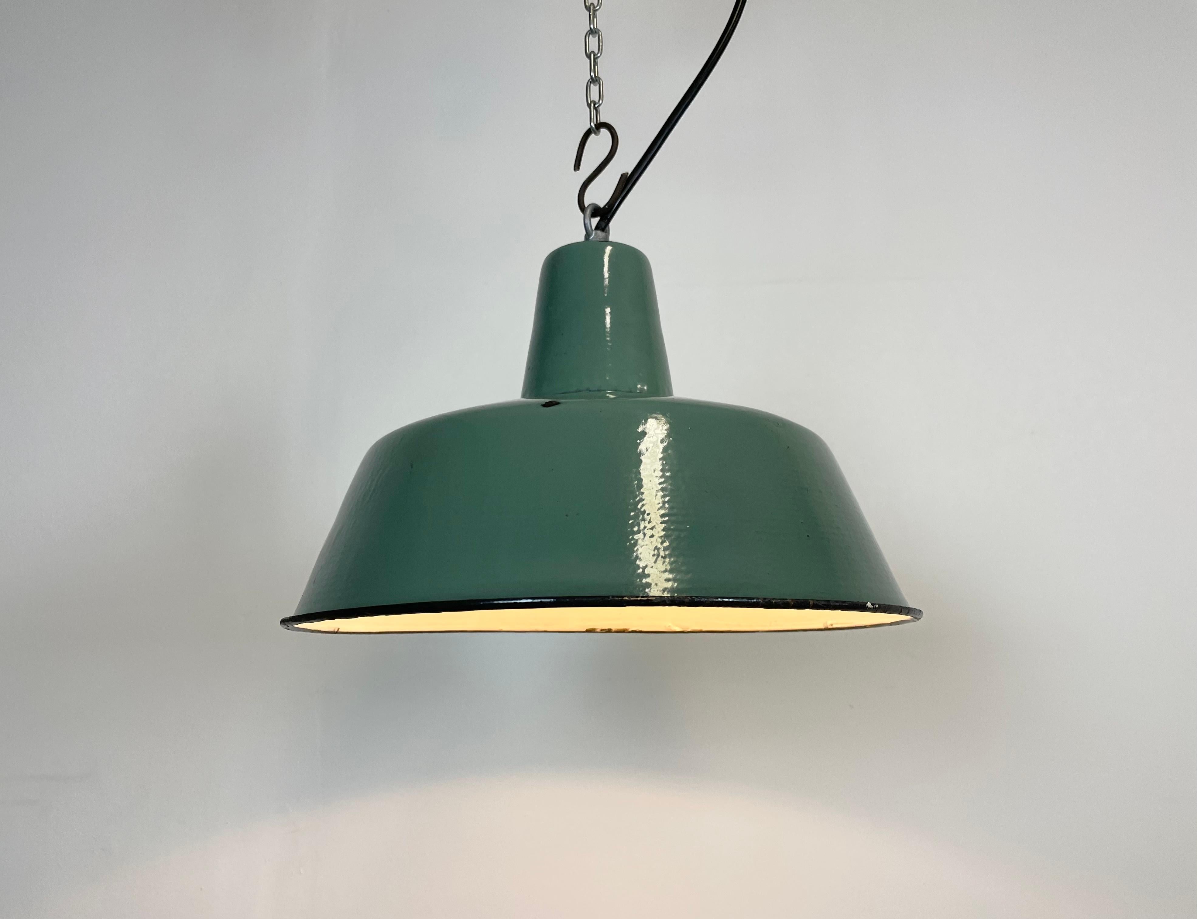 Industrial Green Enamel Pendant Lamp, 1960s 1