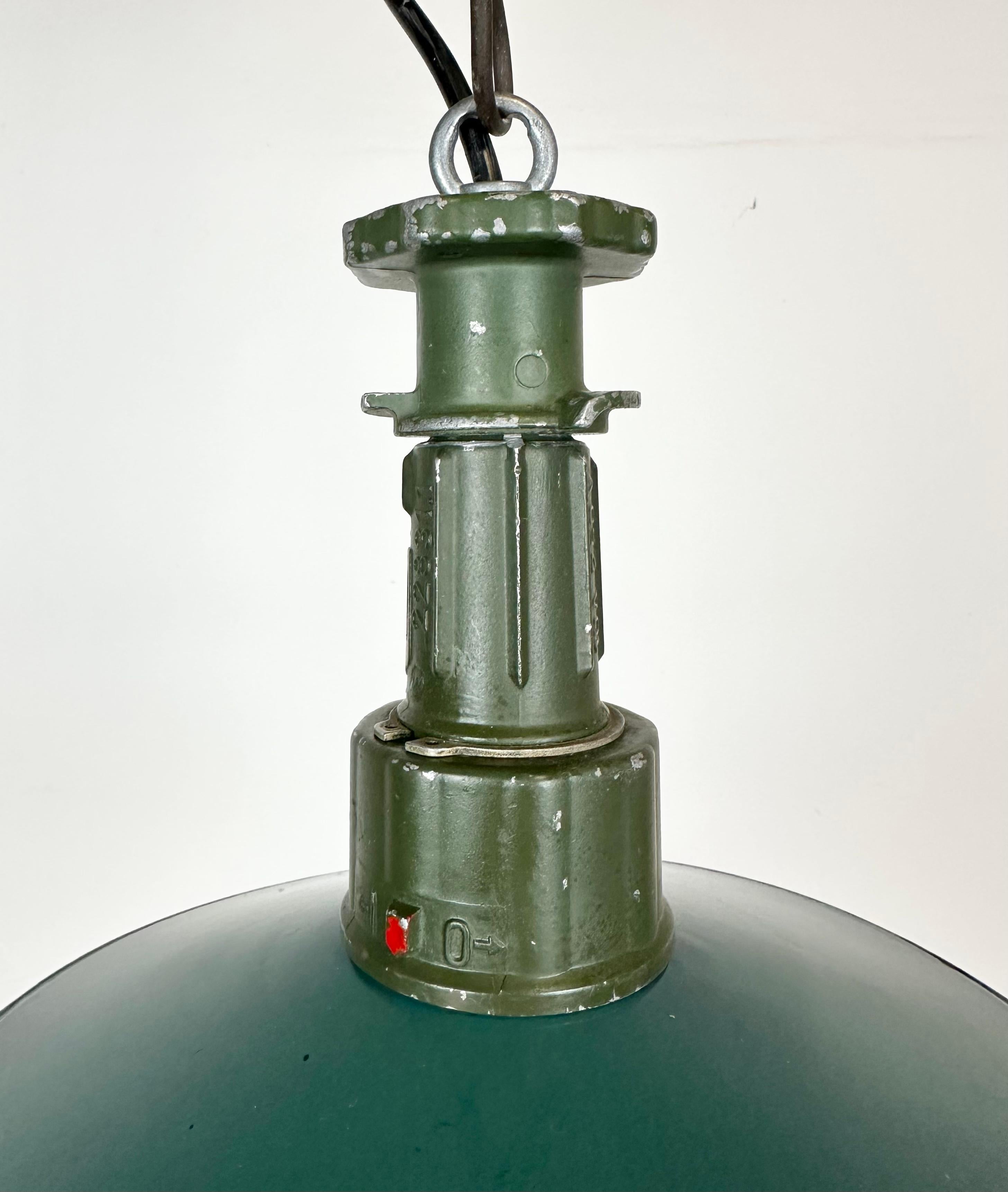 Industrial Green Enamel Pendant Lamp with Cast Aluminium Top, 1960 In Good Condition For Sale In Kojetice, CZ