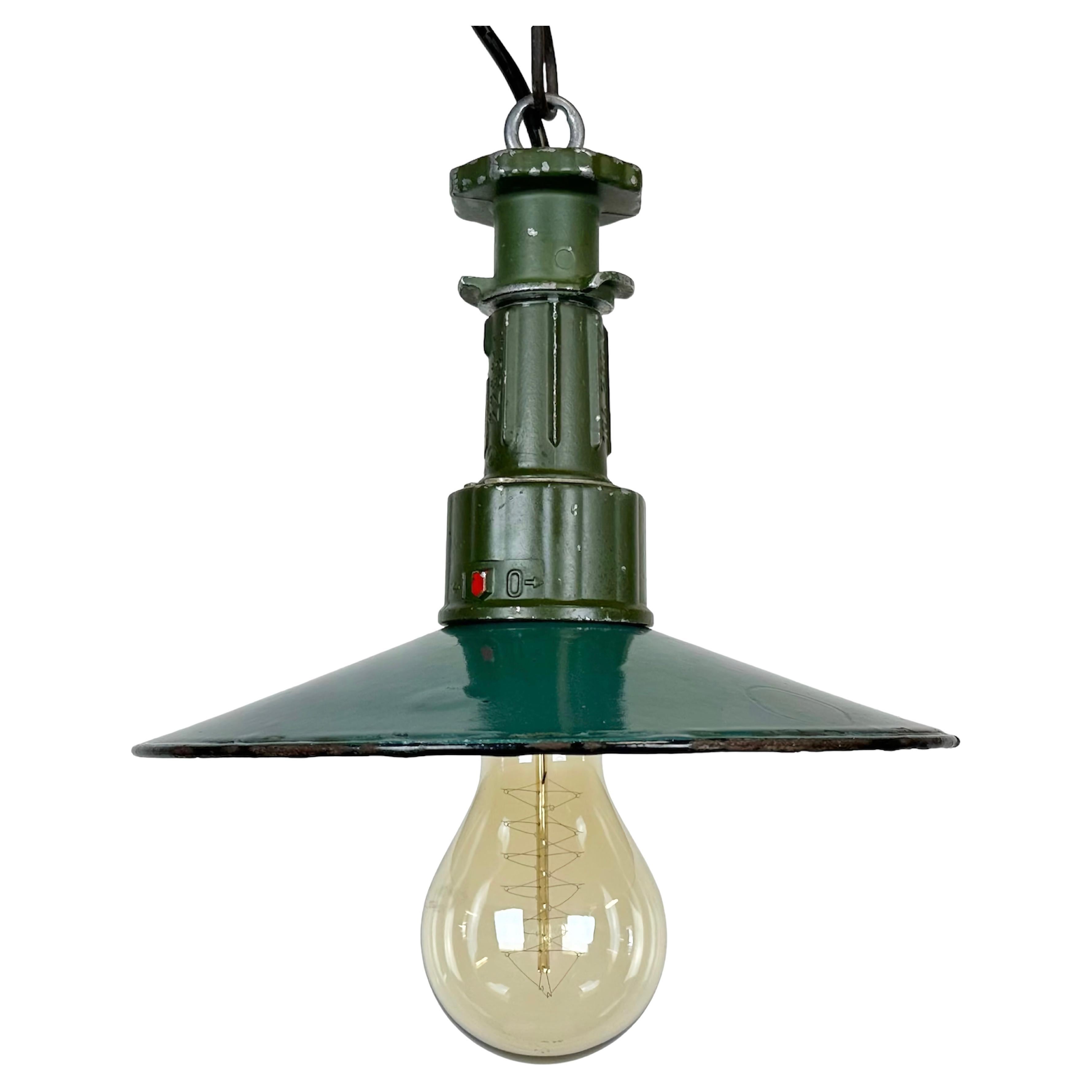 Industrial Green Enamel Pendant Lamp with Cast Aluminium Top, 1960 For Sale