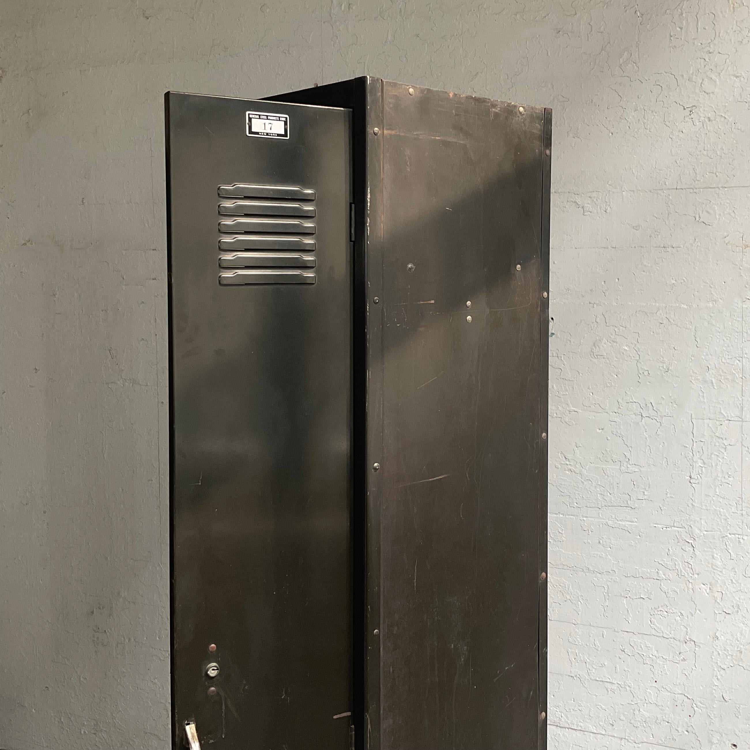 Industrial Green Metal Gymnasium Lockers 1