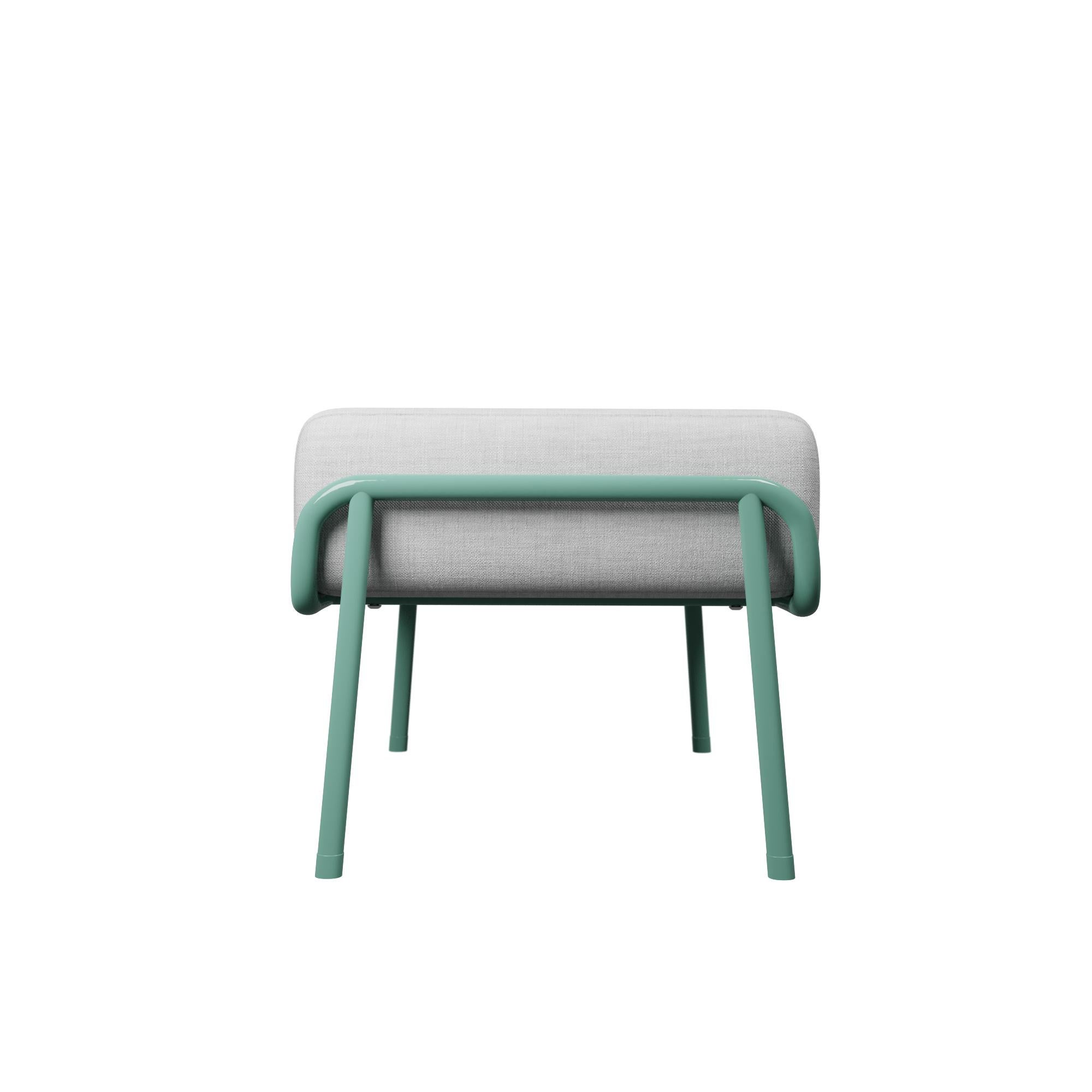 Vimini Pouf industriale con finitura verde mare DUV in tessuto crema realizzato a mano da Fabrice in vendita