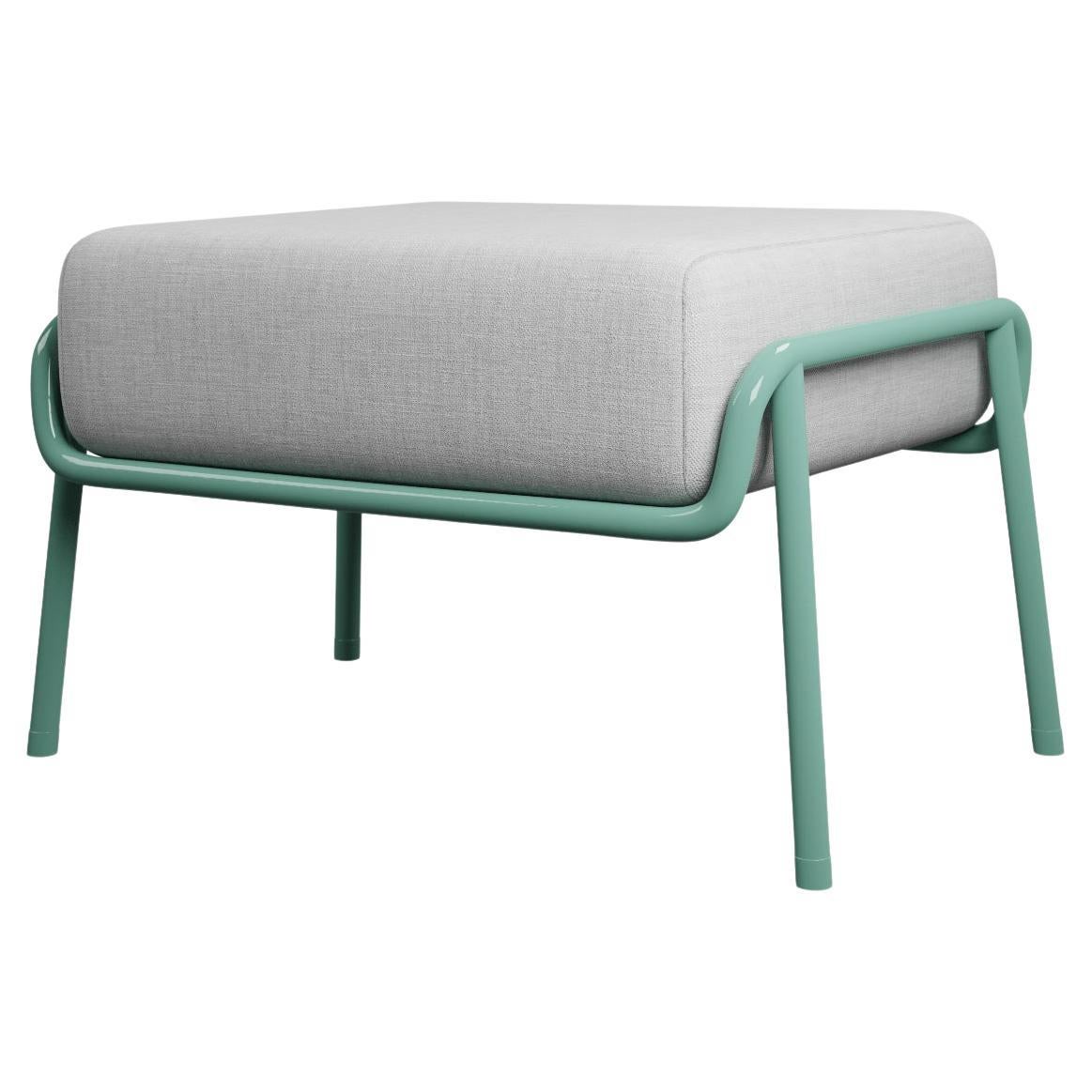 Pouf industriale con finitura verde mare DUV in tessuto crema realizzato a mano da Fabrice in vendita