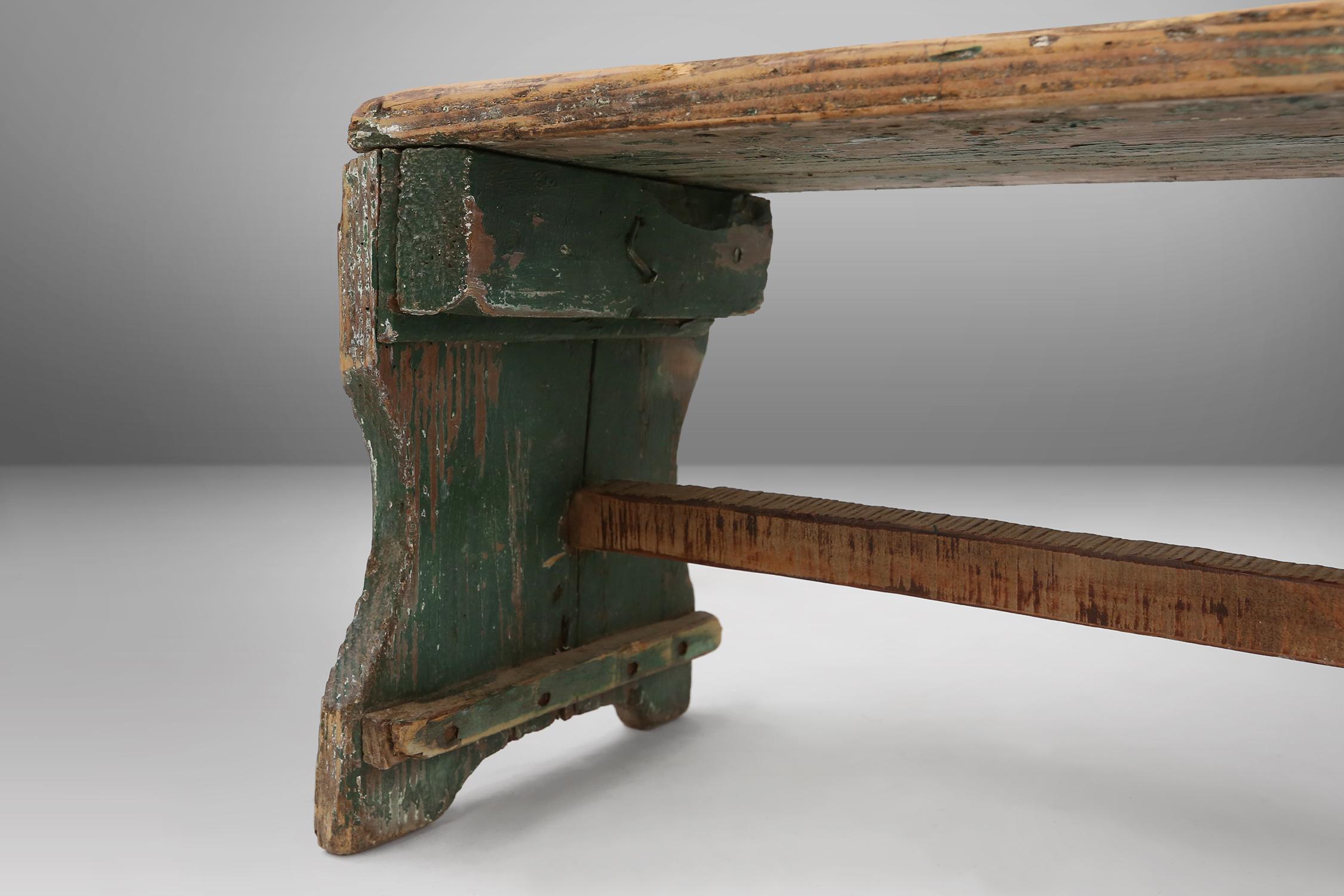 Industrial green wooden stool with nice patina, France 1900 For Sale 3