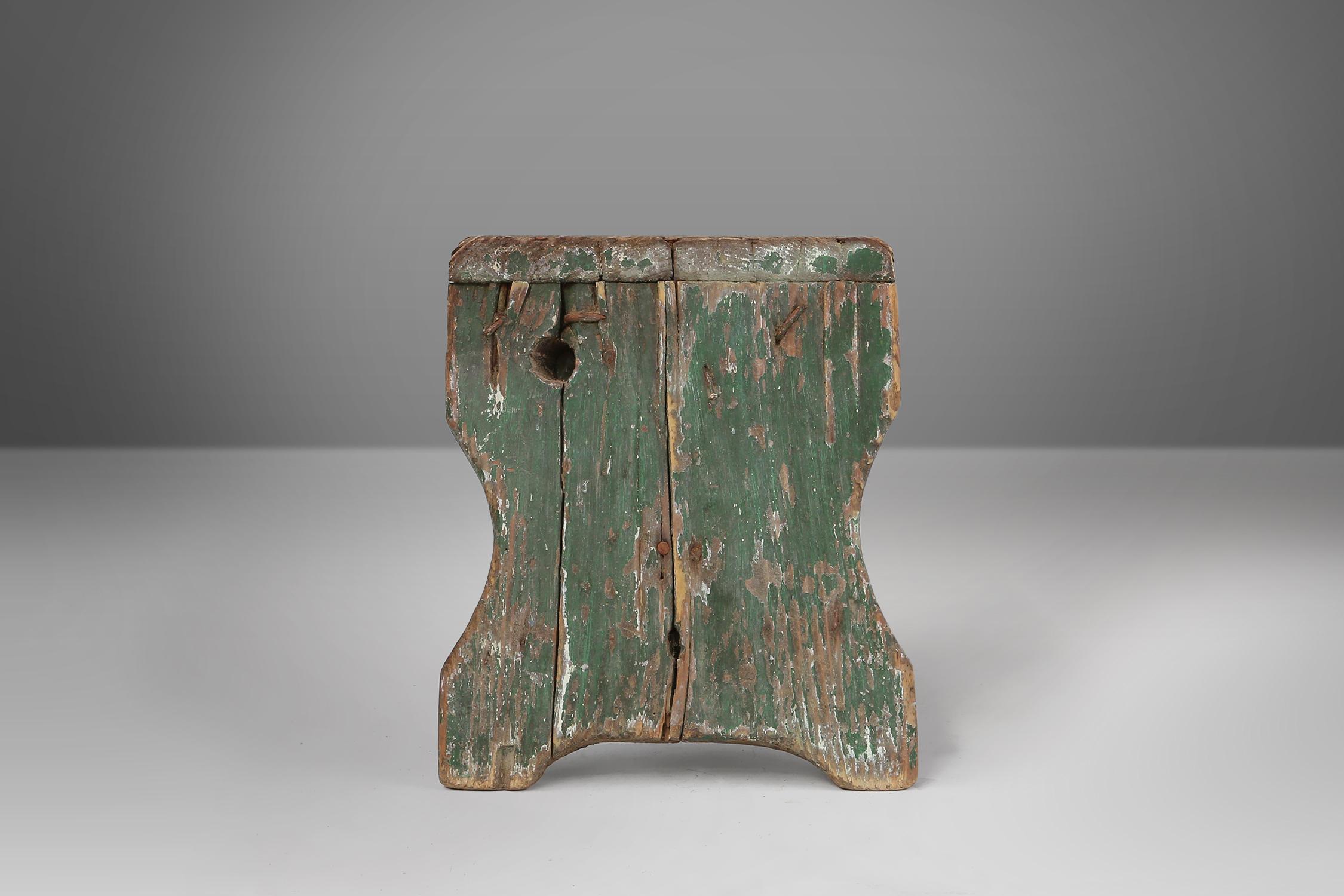 Industrial green wooden stool with nice patina, France 1900 For Sale 1