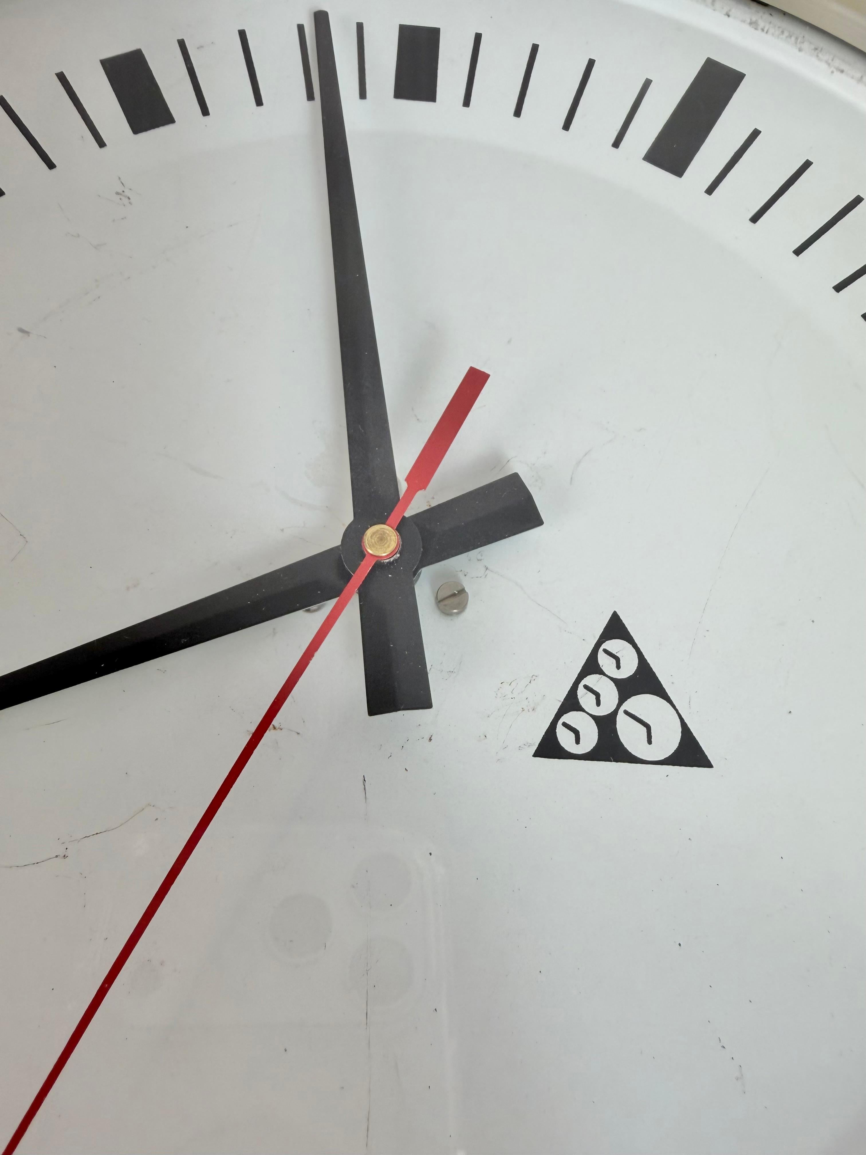 Industrial Grey Bakelite Wall Clock From Pragotron, 1970s For Sale 11