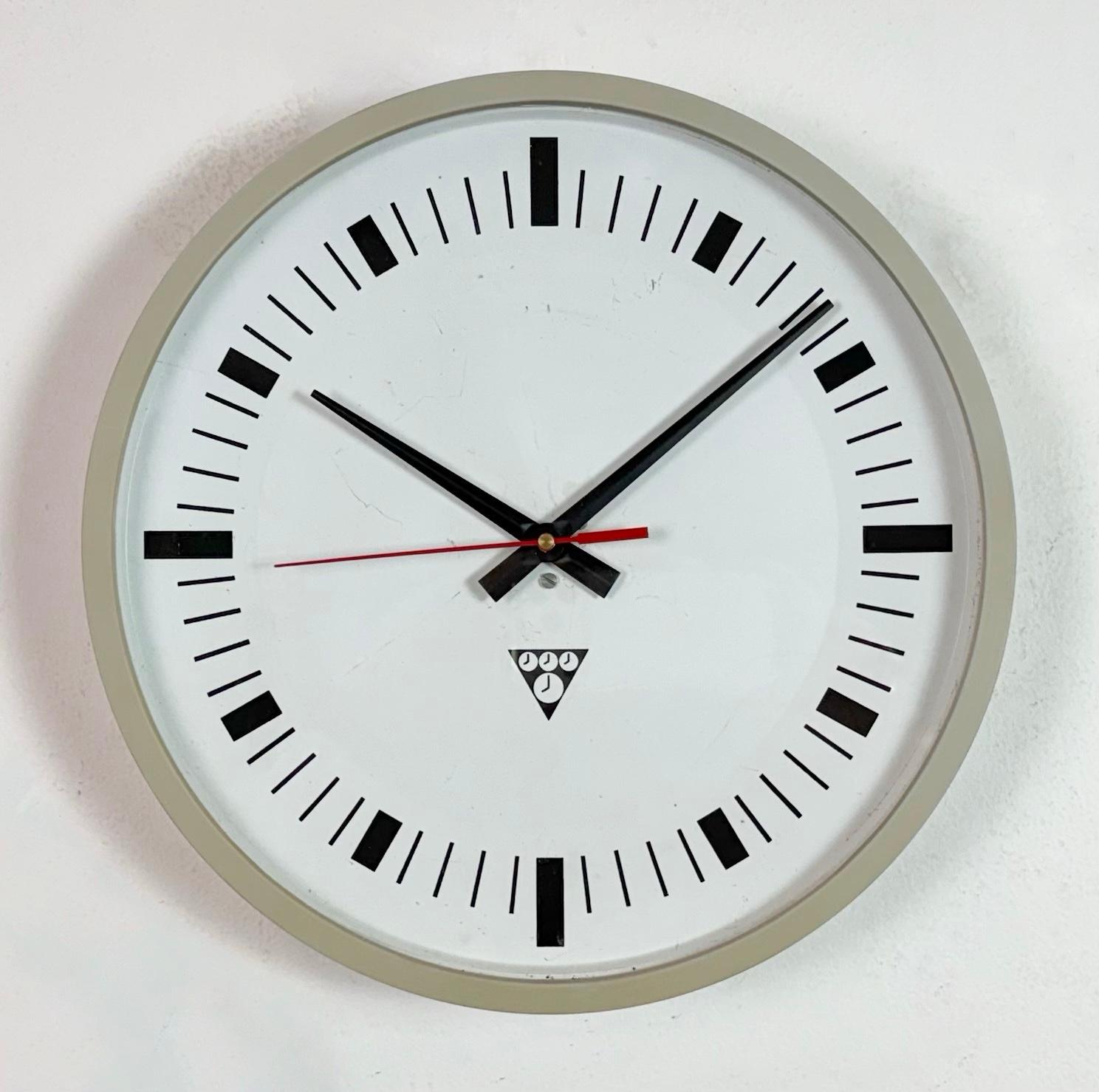 Czech Industrial Grey Bakelite Wall Clock From Pragotron, 1970s For Sale