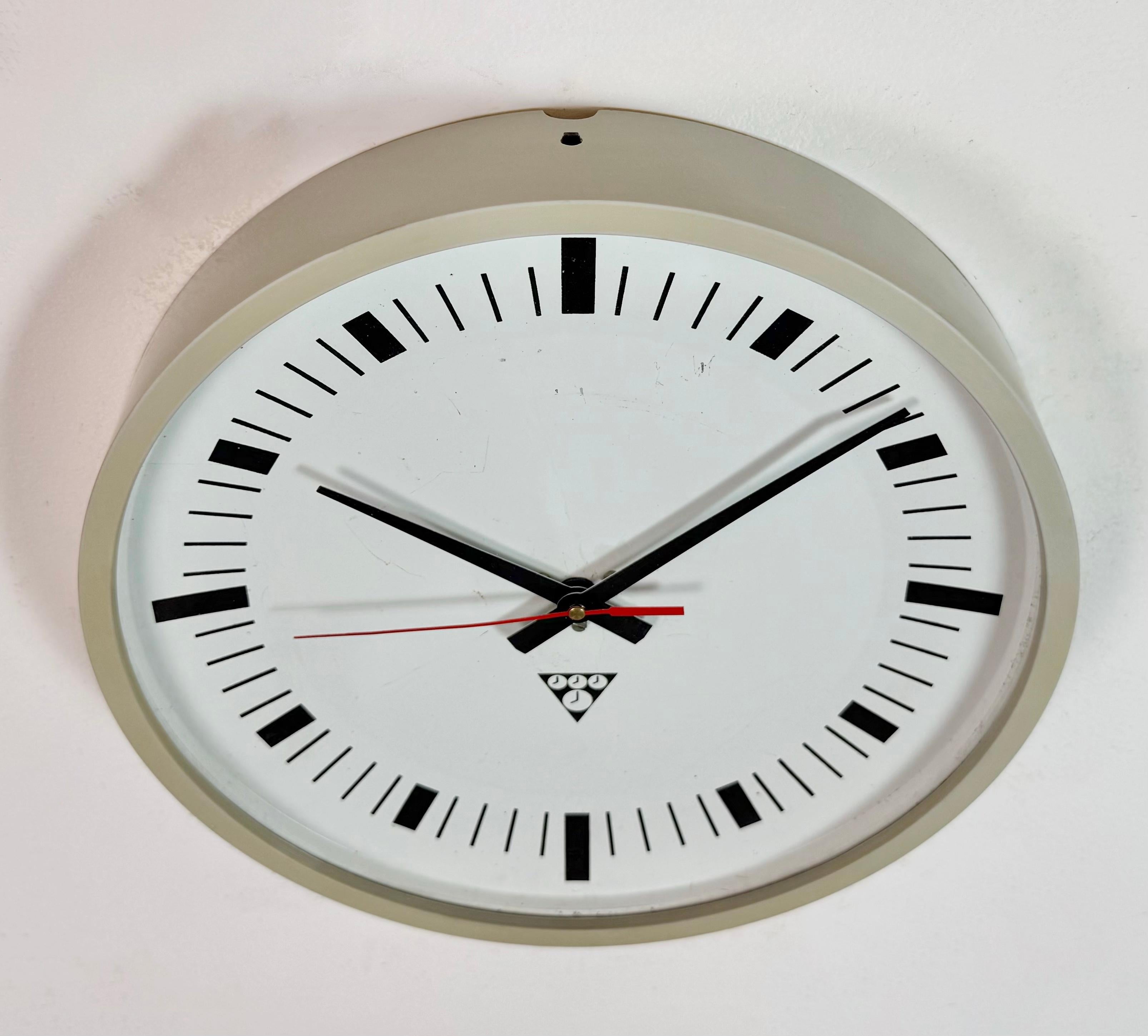 Aluminum Industrial Grey Bakelite Wall Clock From Pragotron, 1970s For Sale