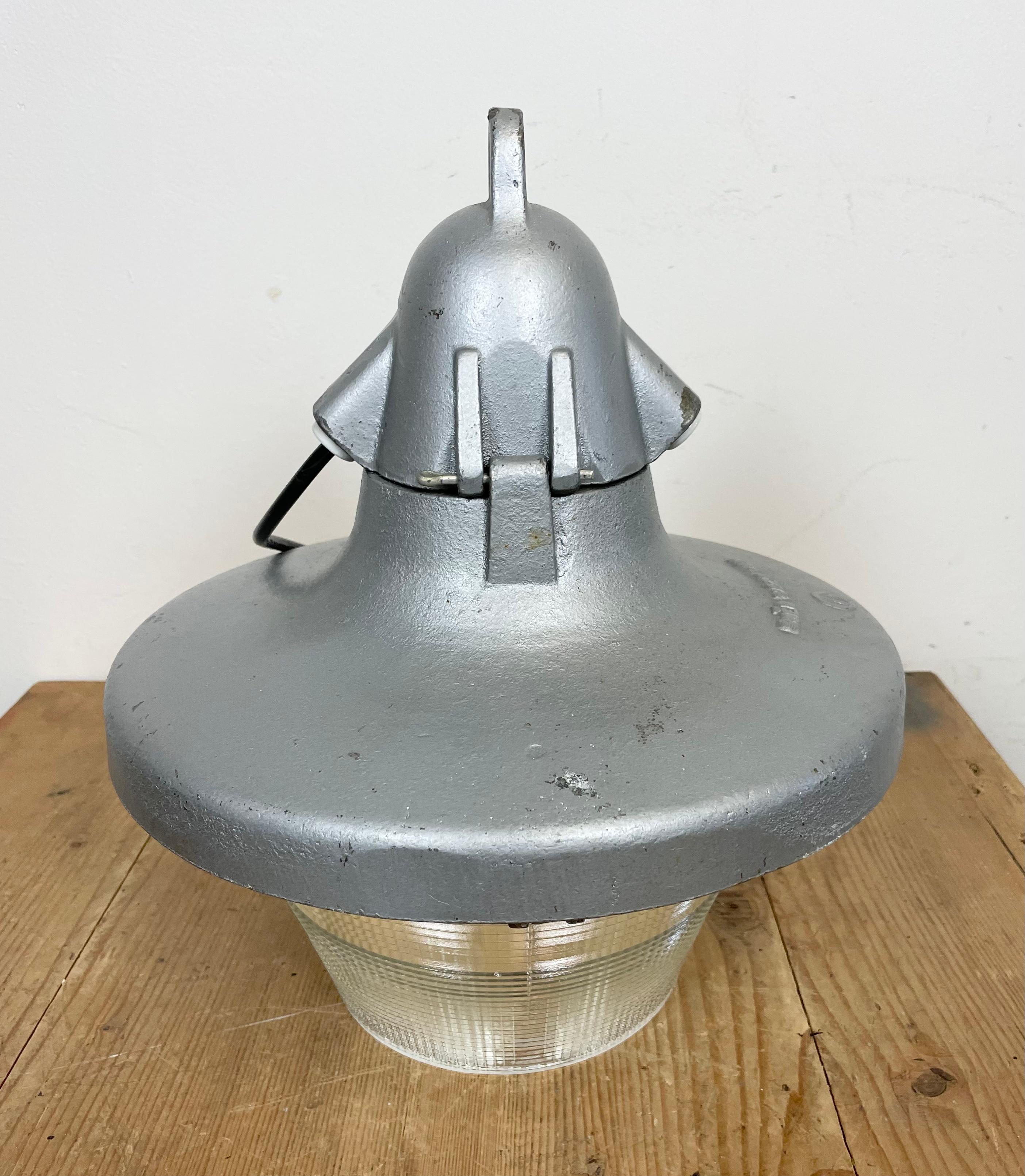 Industrial Silver Cast Aluminium Light with Striped Glass, 1950s For Sale 8