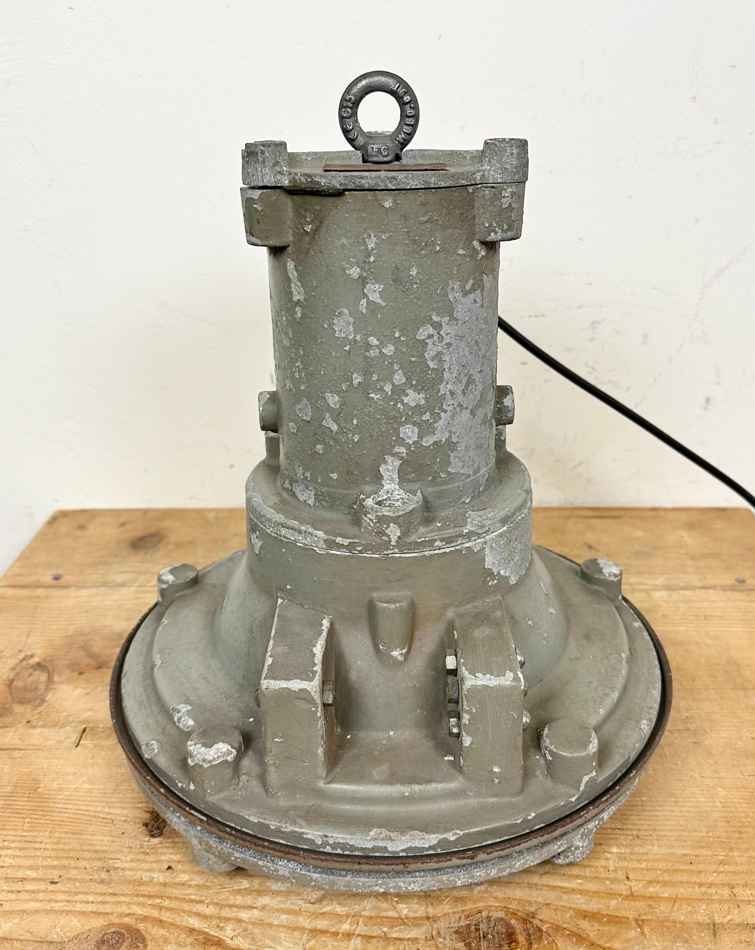 Industrial Grey Cast Aluminium Pendant Light, 1960s For Sale 8