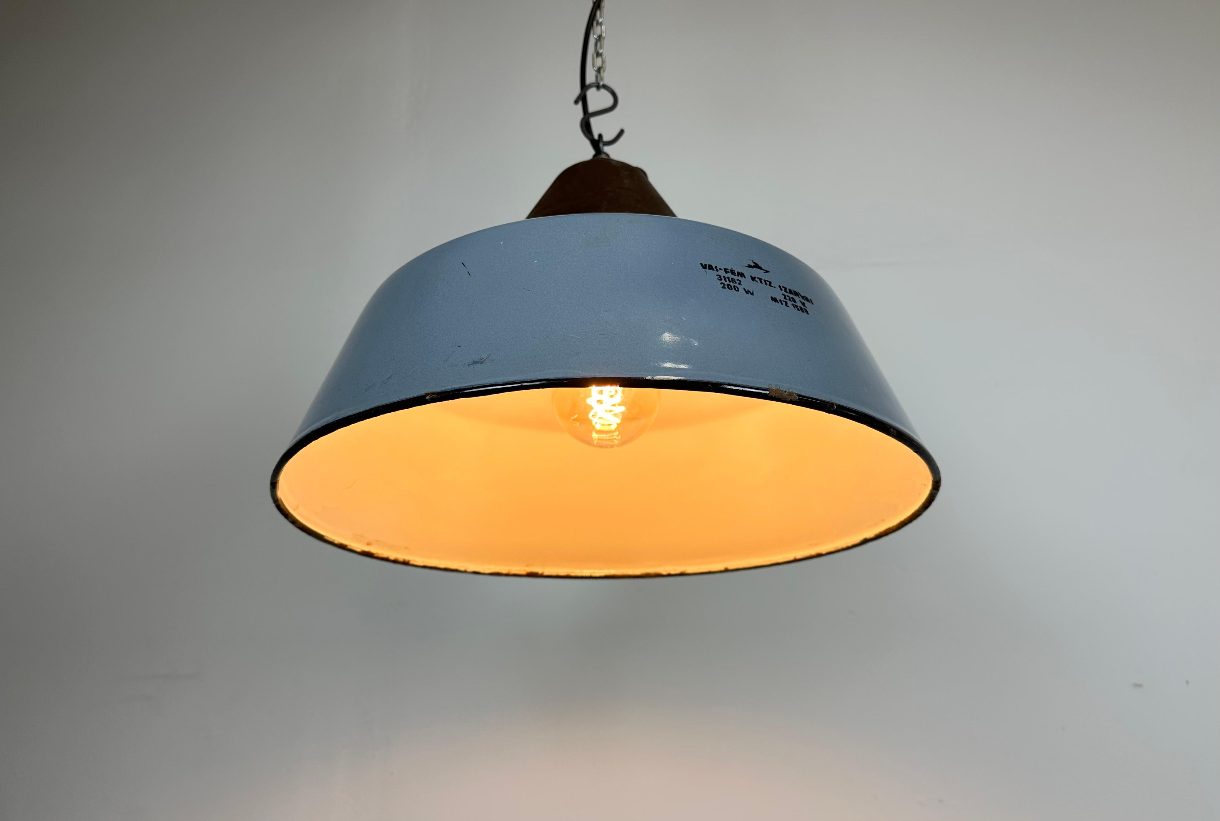 Industrial Grey Enamel and Cast Iron Pendant Light, 1960s For Sale 8